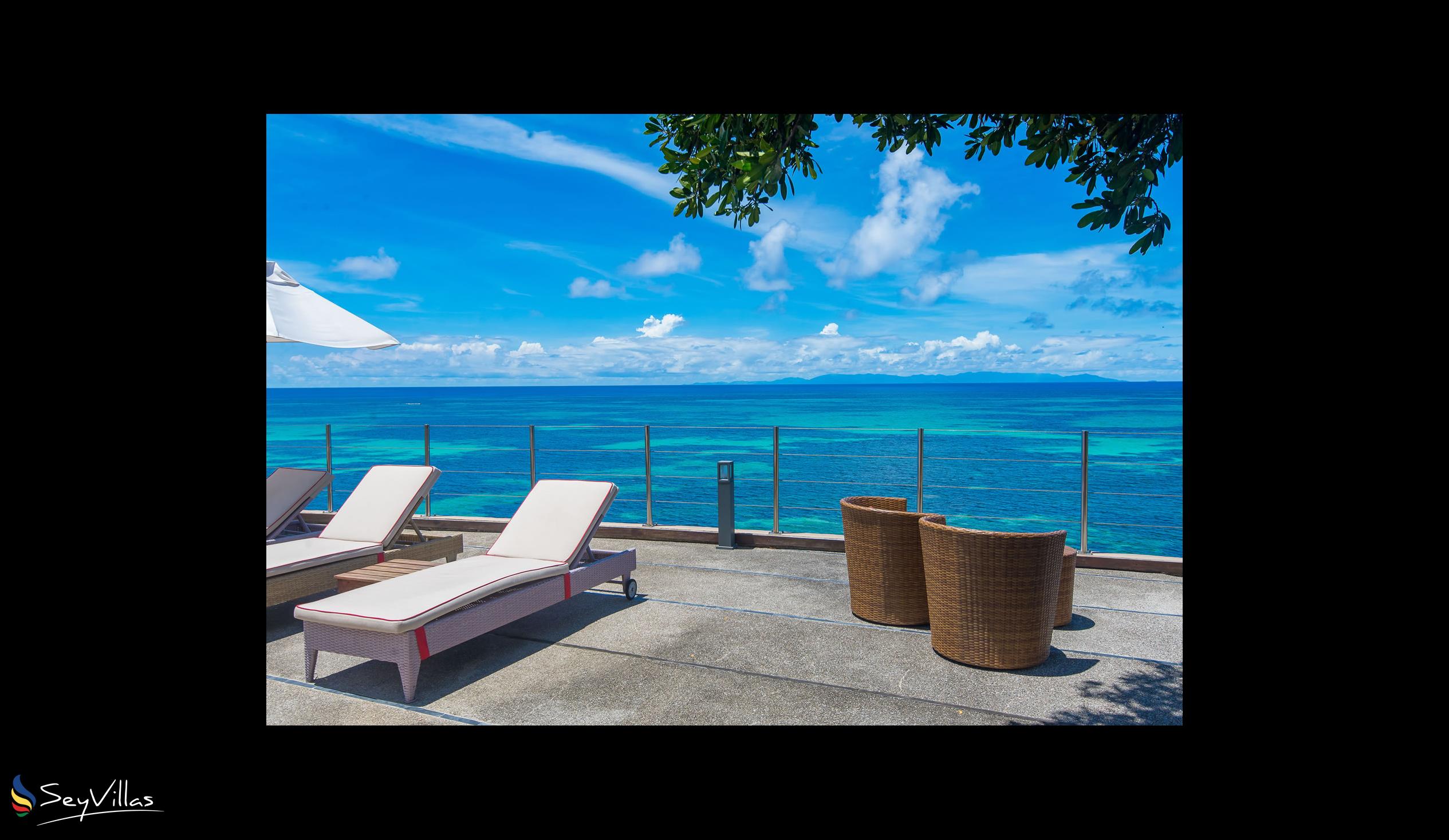 Photo 13: Coco de Mer & Black Parrot Suites - Outdoor area - Praslin (Seychelles)