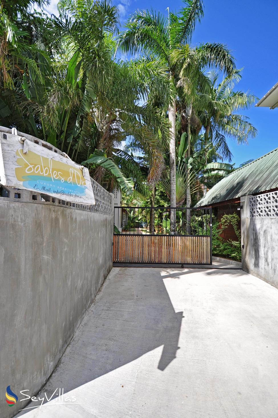 Photo 29: Sables d'Or Luxury Apartments - Outdoor area - Mahé (Seychelles)