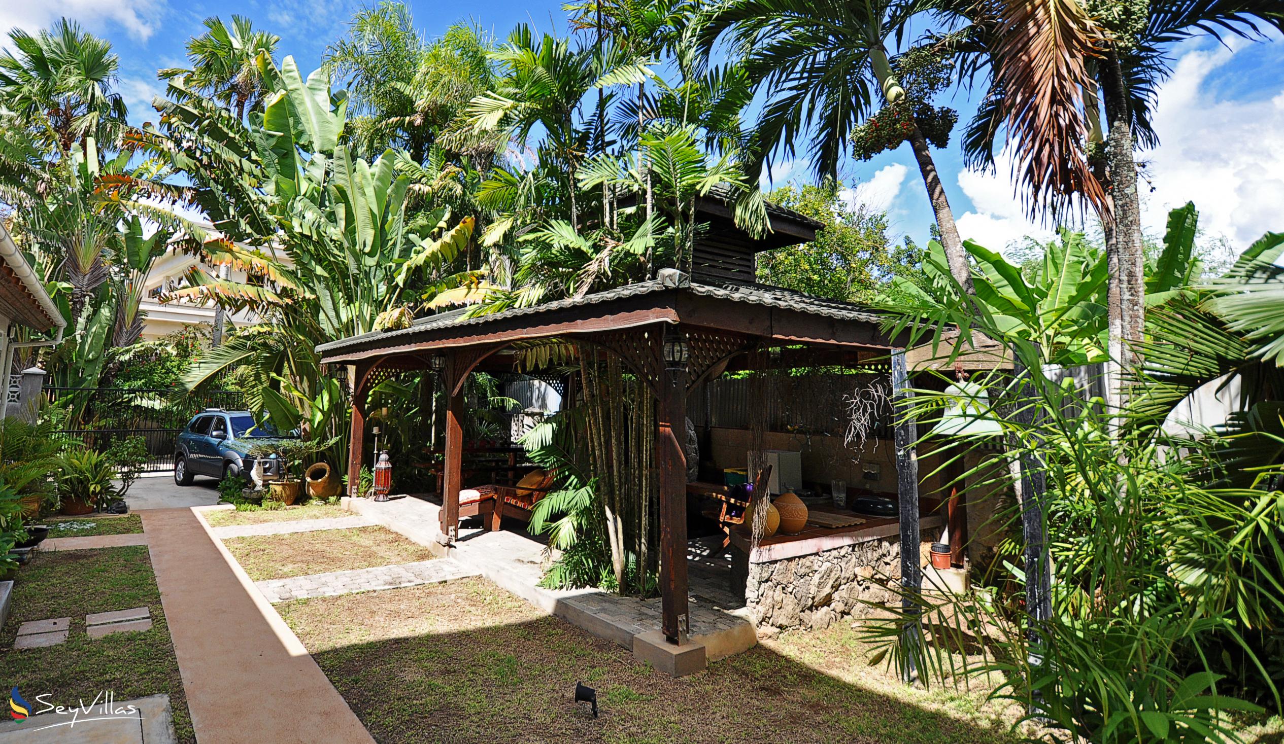 Photo 4: Sables d'Or Luxury Apartments - Outdoor area - Mahé (Seychelles)