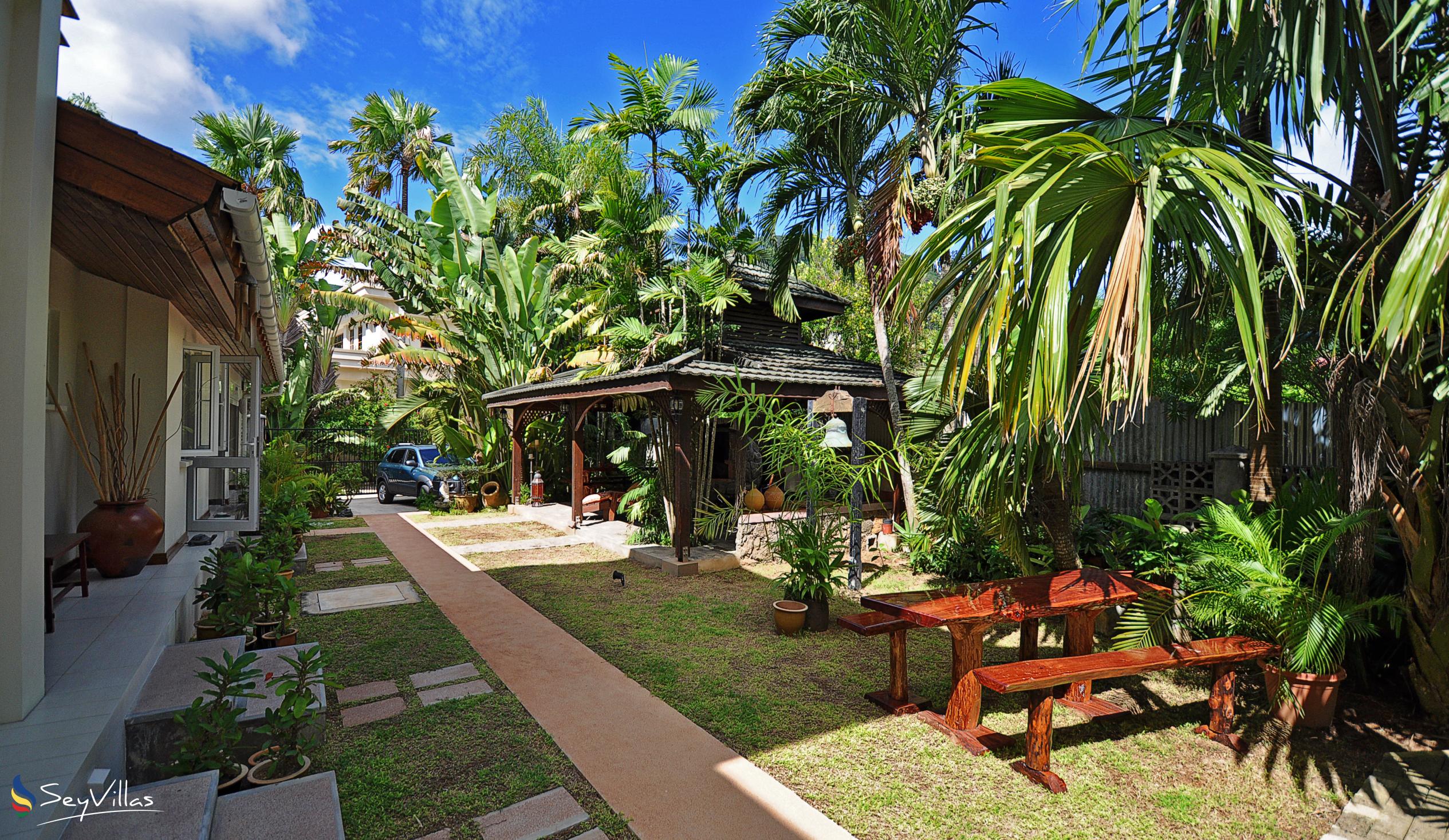 Photo 3: Sables d'Or Luxury Apartments - Outdoor area - Mahé (Seychelles)