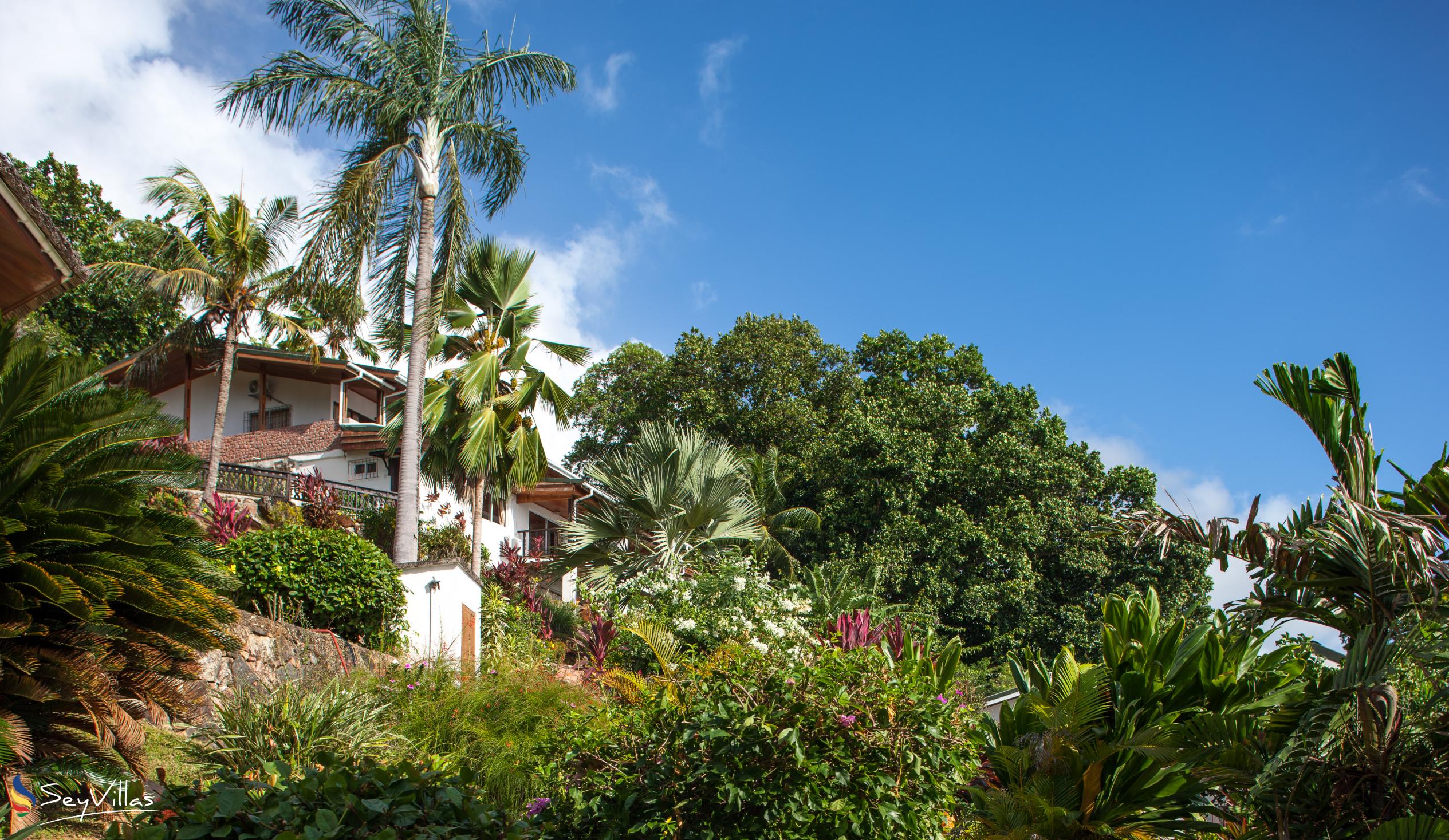 Chalets Cote Mer Kleines Hotel Aussenbereich Praslin (Seychellen