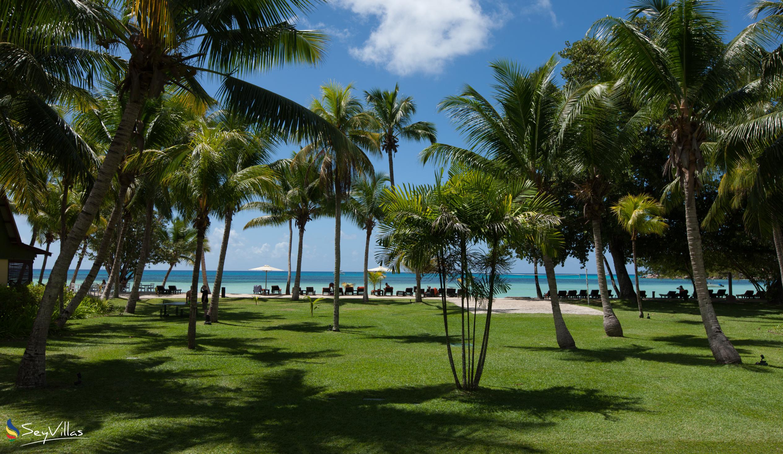 Foto 8: Paradise Sun Hotel - Aussenbereich - Praslin (Seychellen)