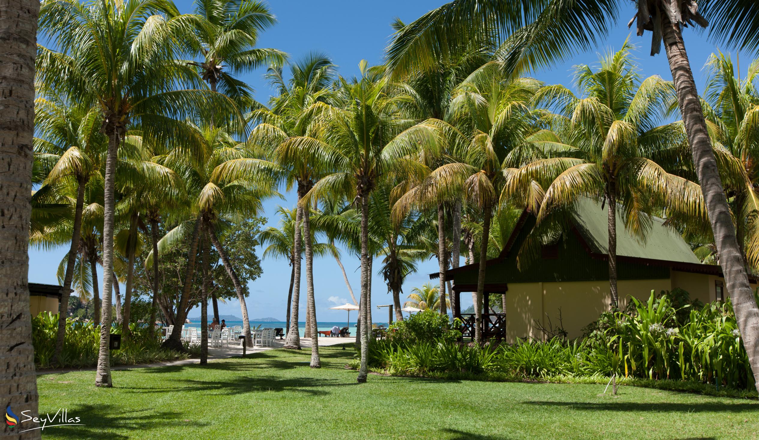 Foto 9: Paradise Sun Hotel - Aussenbereich - Praslin (Seychellen)