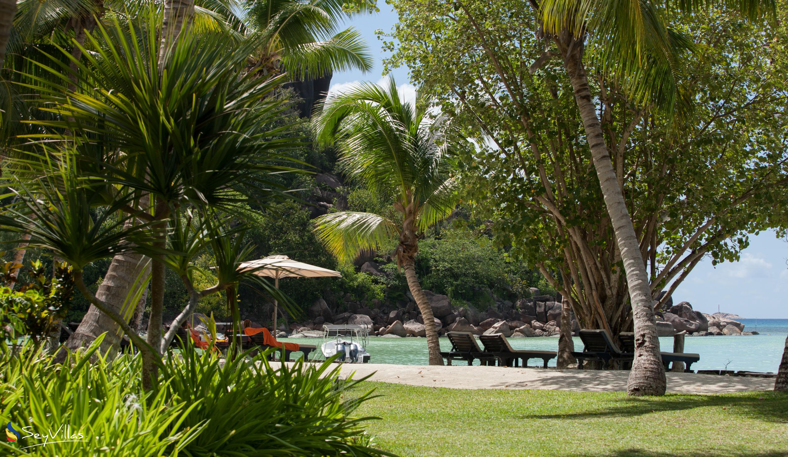 Foto 13: Paradise Sun Hotel - Aussenbereich - Praslin (Seychellen)