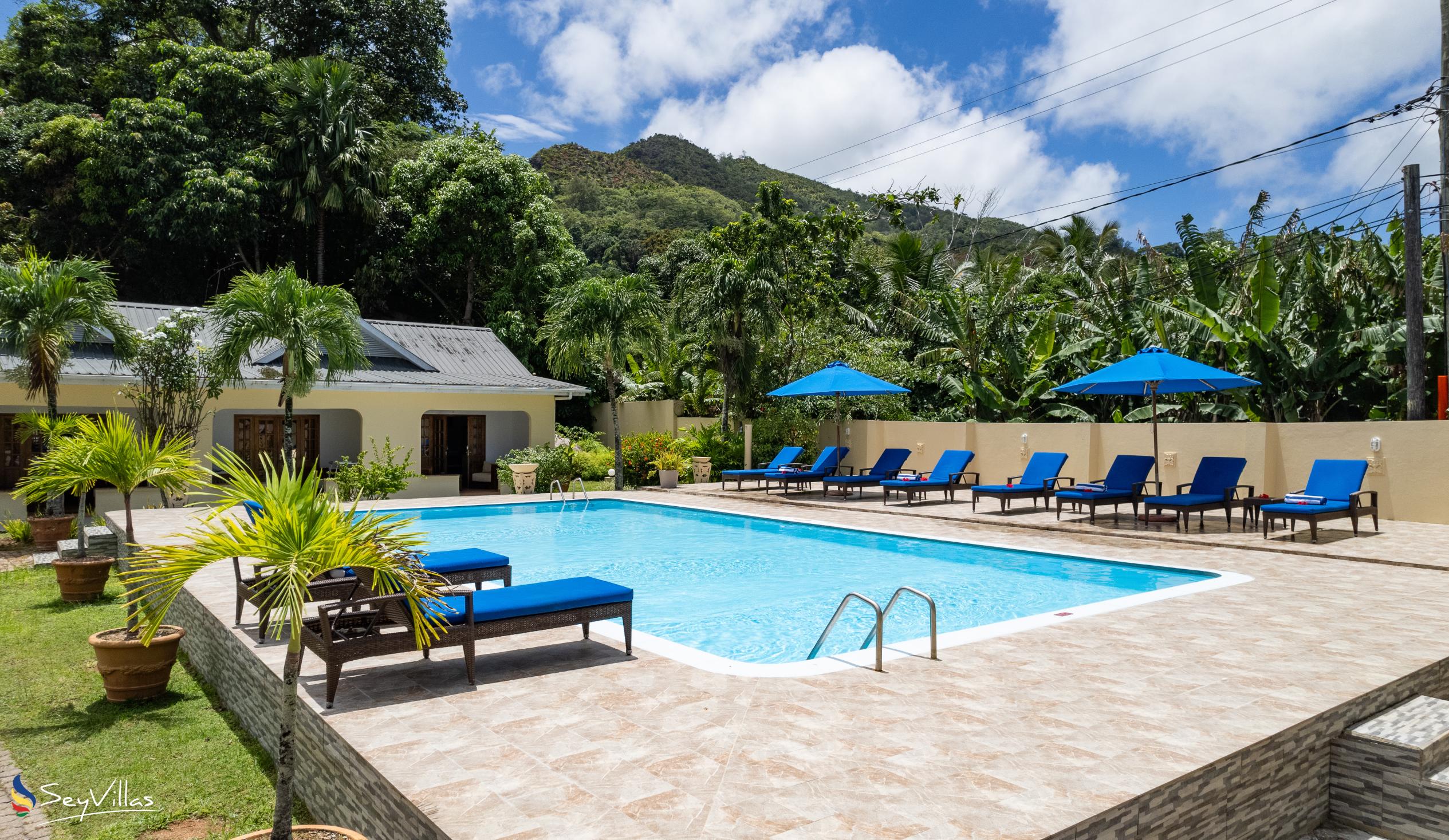 Foto 1: Britannia Hotel - Aussenbereich - Praslin (Seychellen)