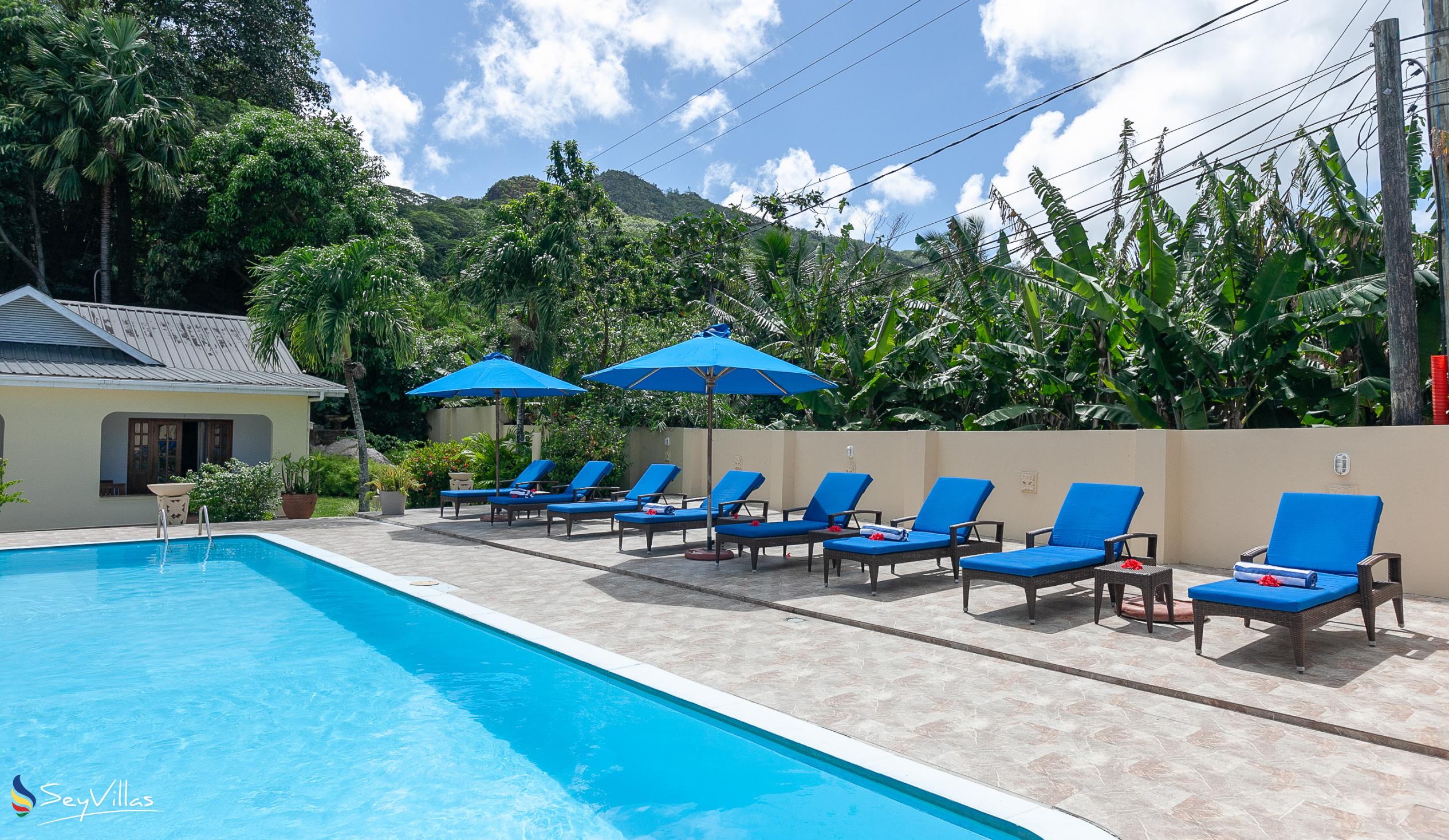 Photo 5: Britannia Hotel - Outdoor area - Praslin (Seychelles)