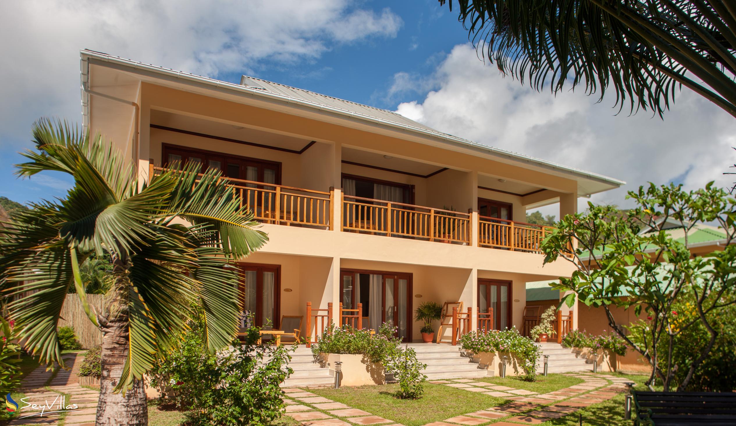Foto 1: Pirogue Lodge - Aussenbereich - Praslin (Seychellen)