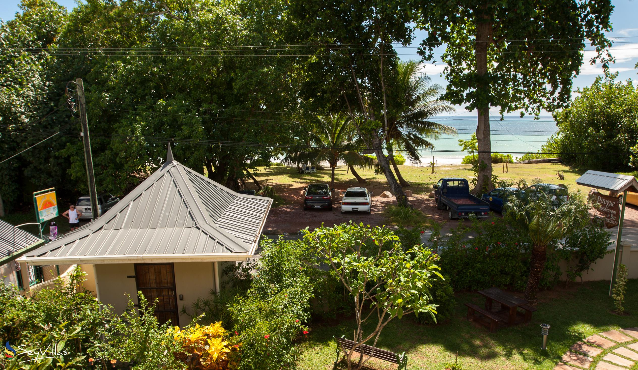Foto 5: Pirogue Lodge - Aussenbereich - Praslin (Seychellen)
