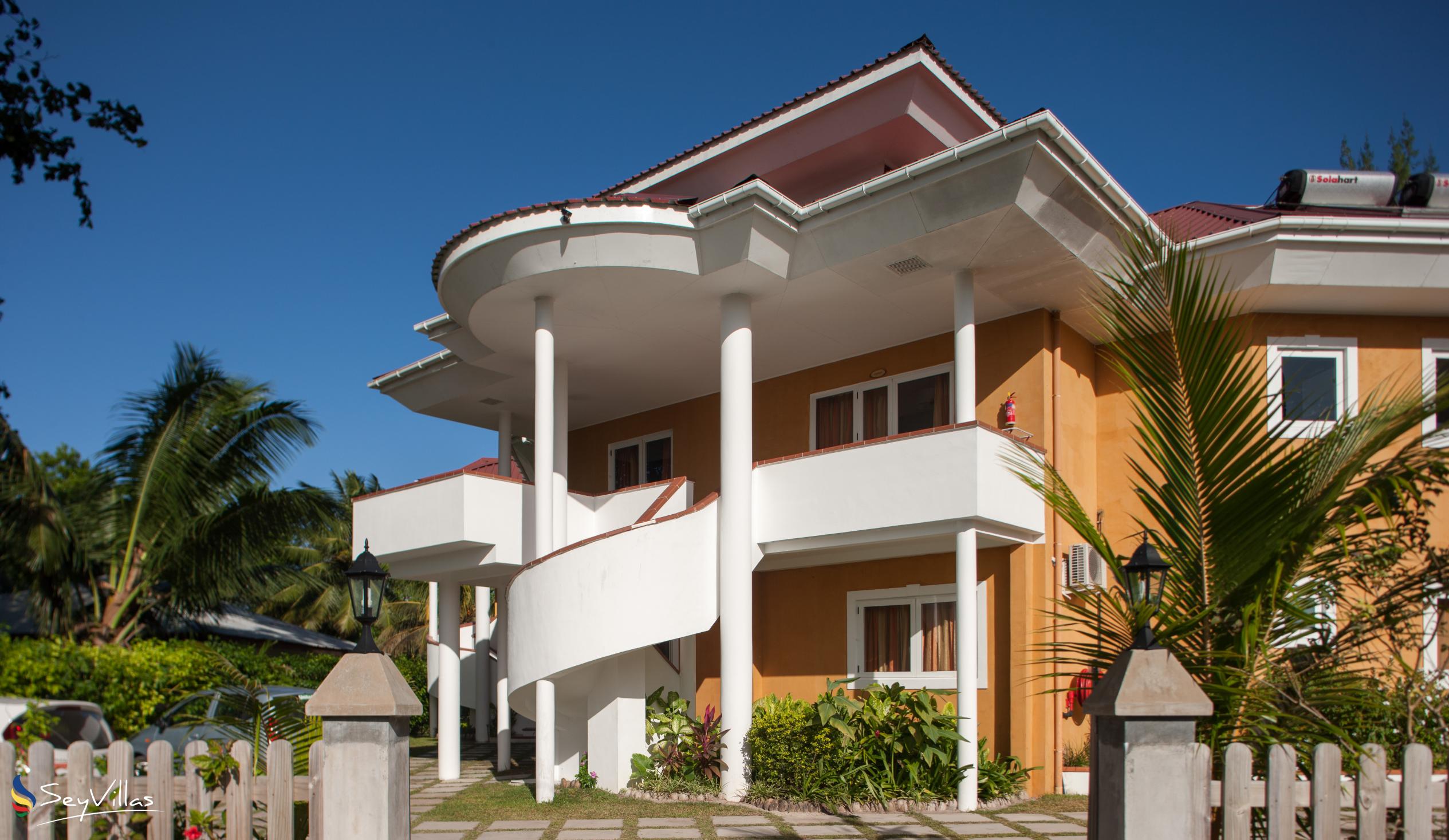 Foto 1: Cote d'Or Apartments - Aussenbereich - Praslin (Seychellen)