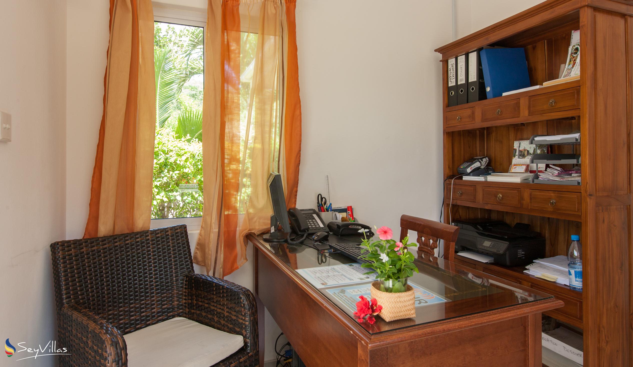 Photo 9: Cote d'Or Apartments - Indoor area - Praslin (Seychelles)