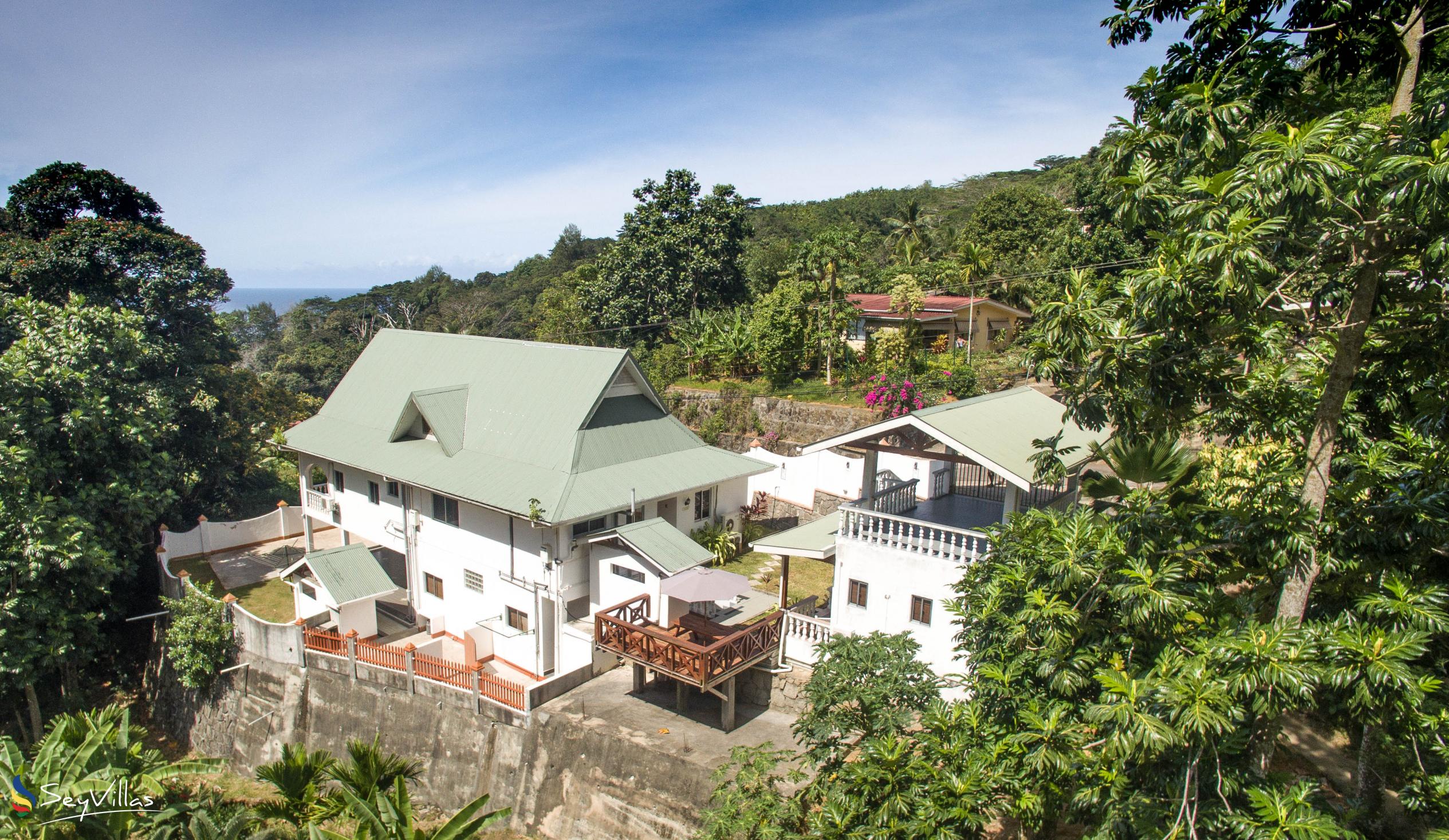 Foto 135: Bougainvillea - Komplettes Bougainvillea-Anwesen - Mahé (Seychellen)