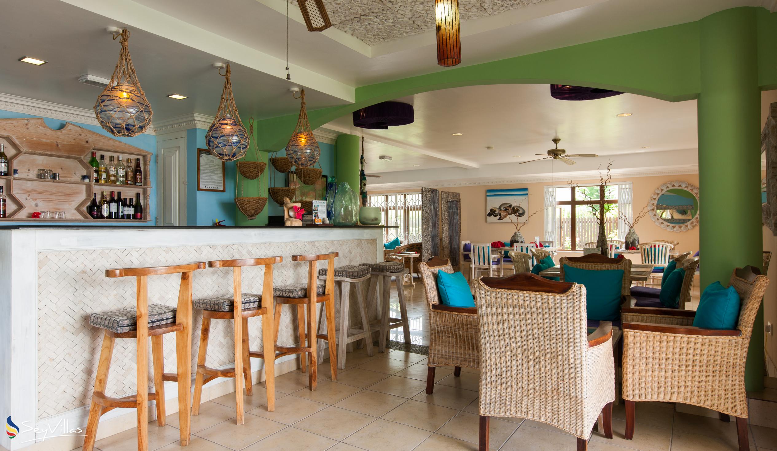 Photo 8: Le Relax Beach House - Indoor area - La Digue (Seychelles)