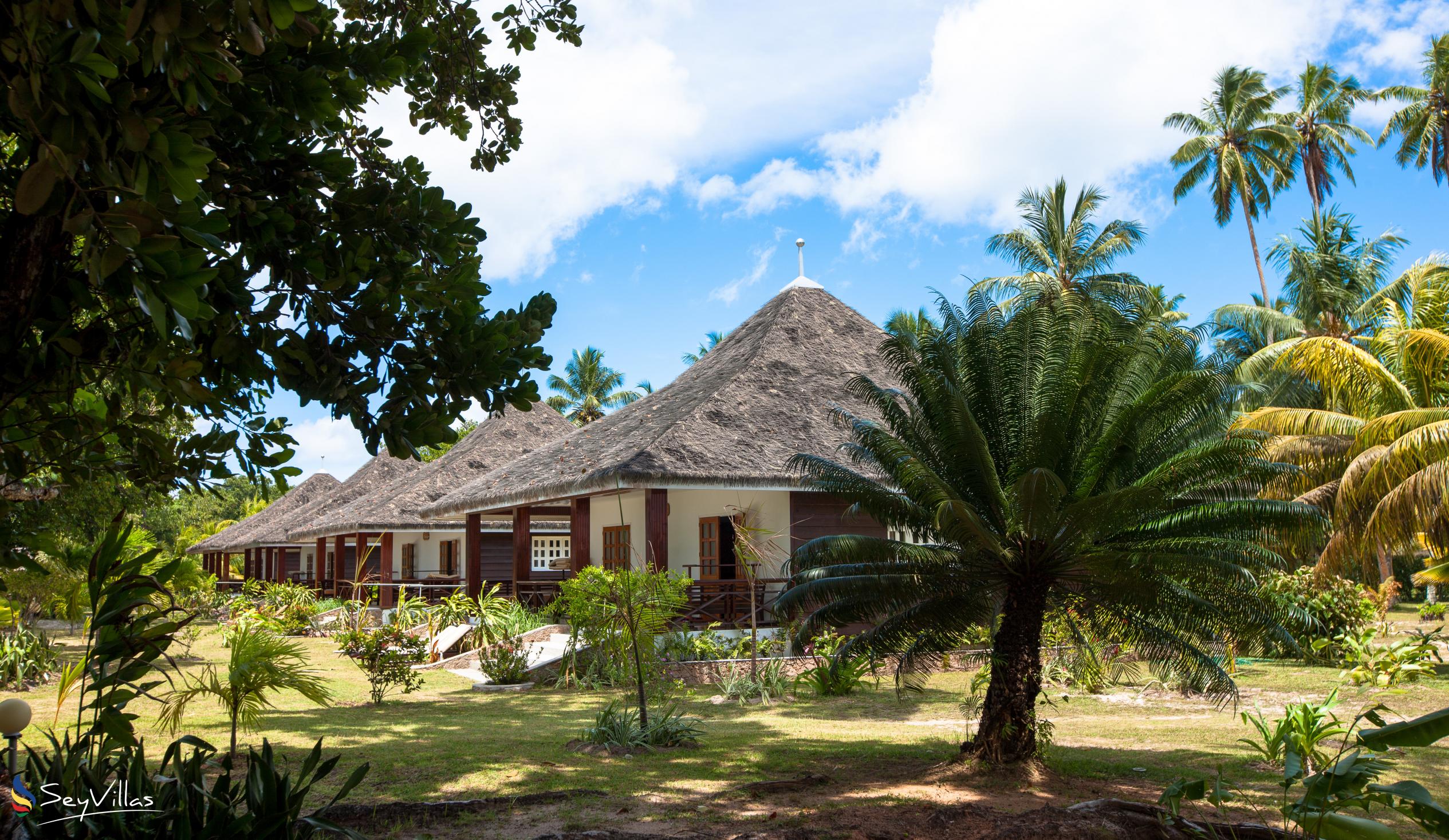 Photo 6: La Digue Island Lodge (L'Union Beach Villas) - Outdoor area - La Digue (Seychelles)
