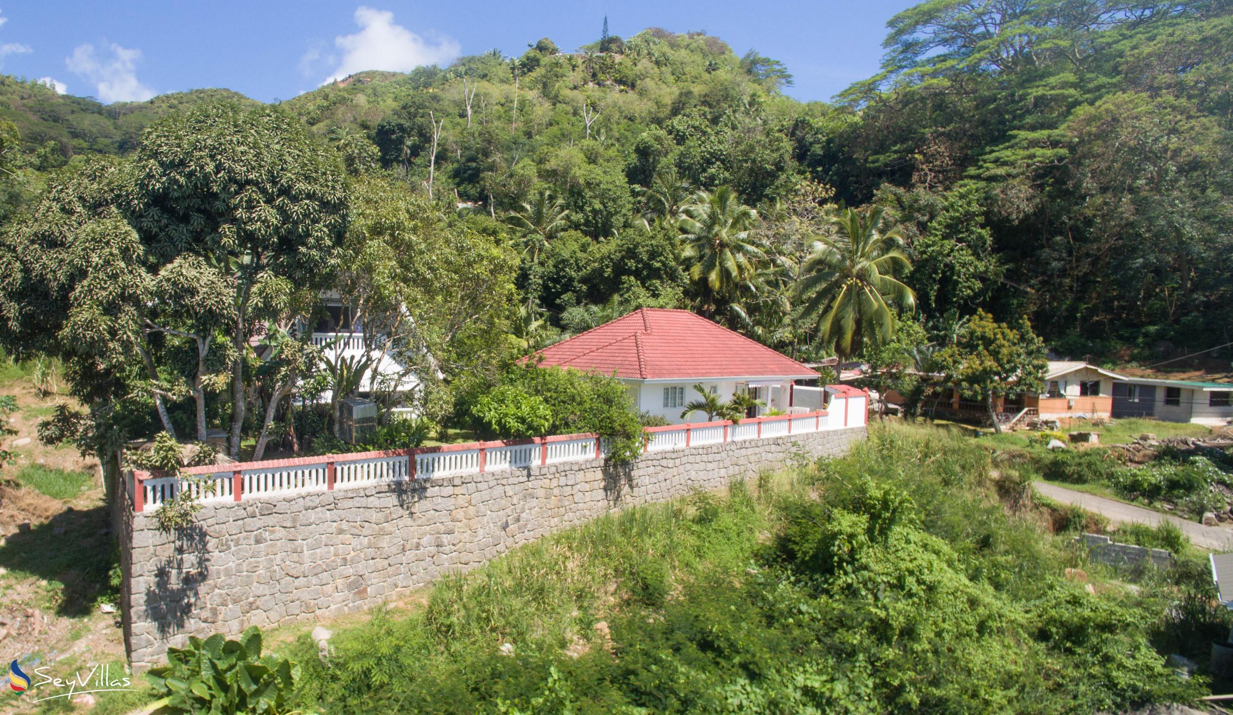 Foto 4: Ixora Villa - Aussenbereich - Mahé (Seychellen)
