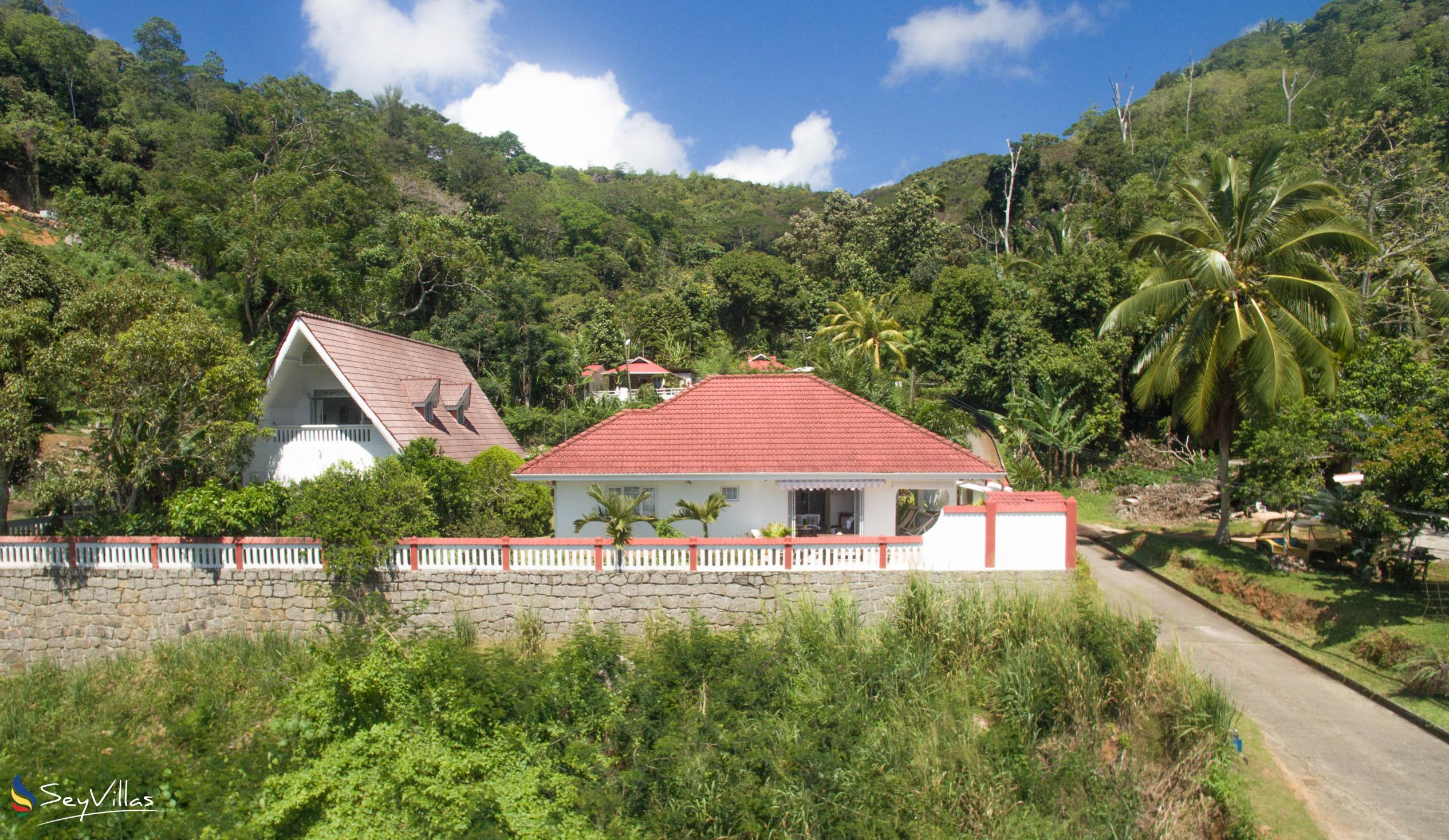 Foto 2: Ixora Villa - Aussenbereich - Mahé (Seychellen)