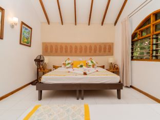 Triple-bed Standard Room