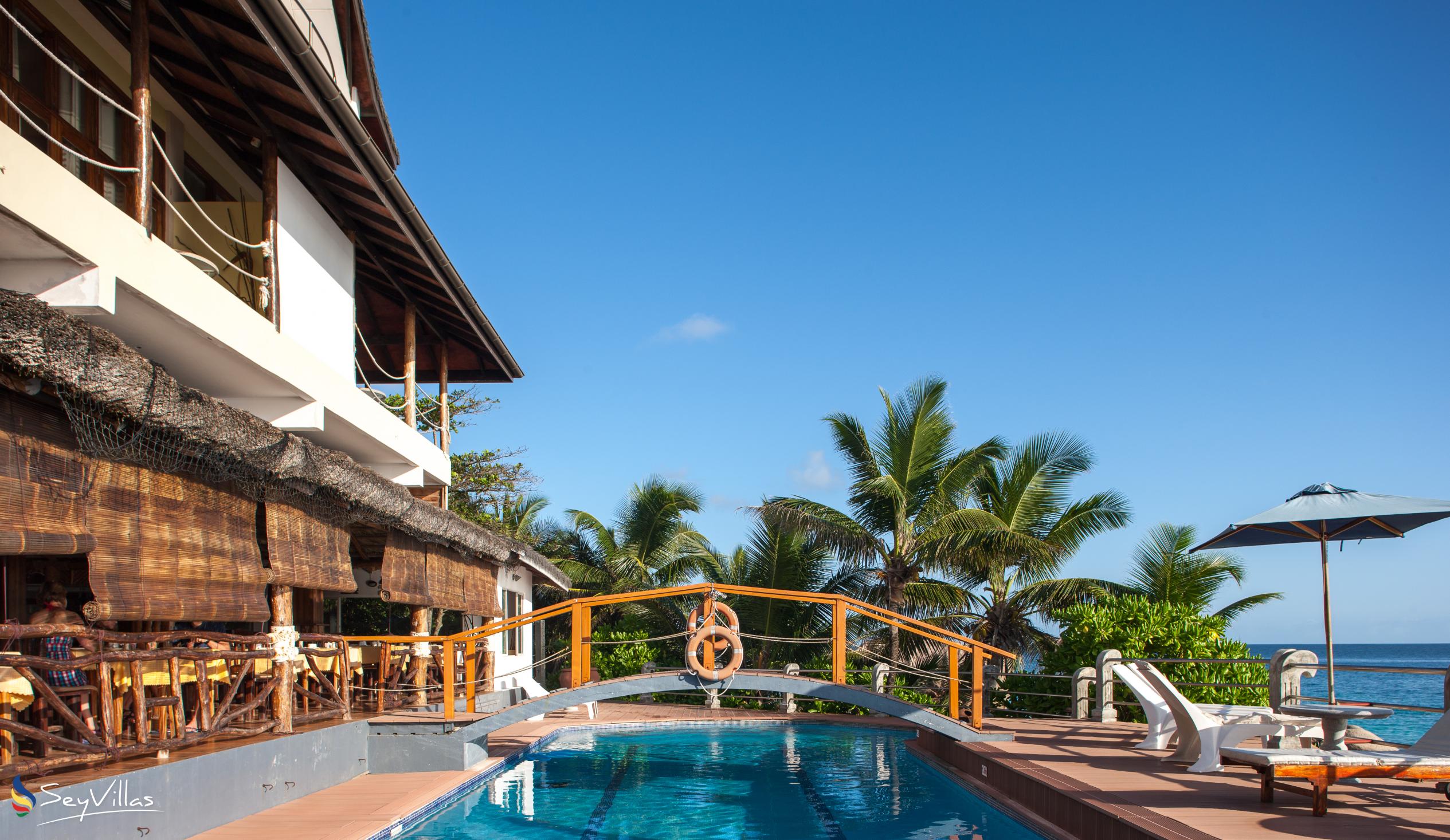 Foto 5: Patatran Village Hotel - Aussenbereich - La Digue (Seychellen)