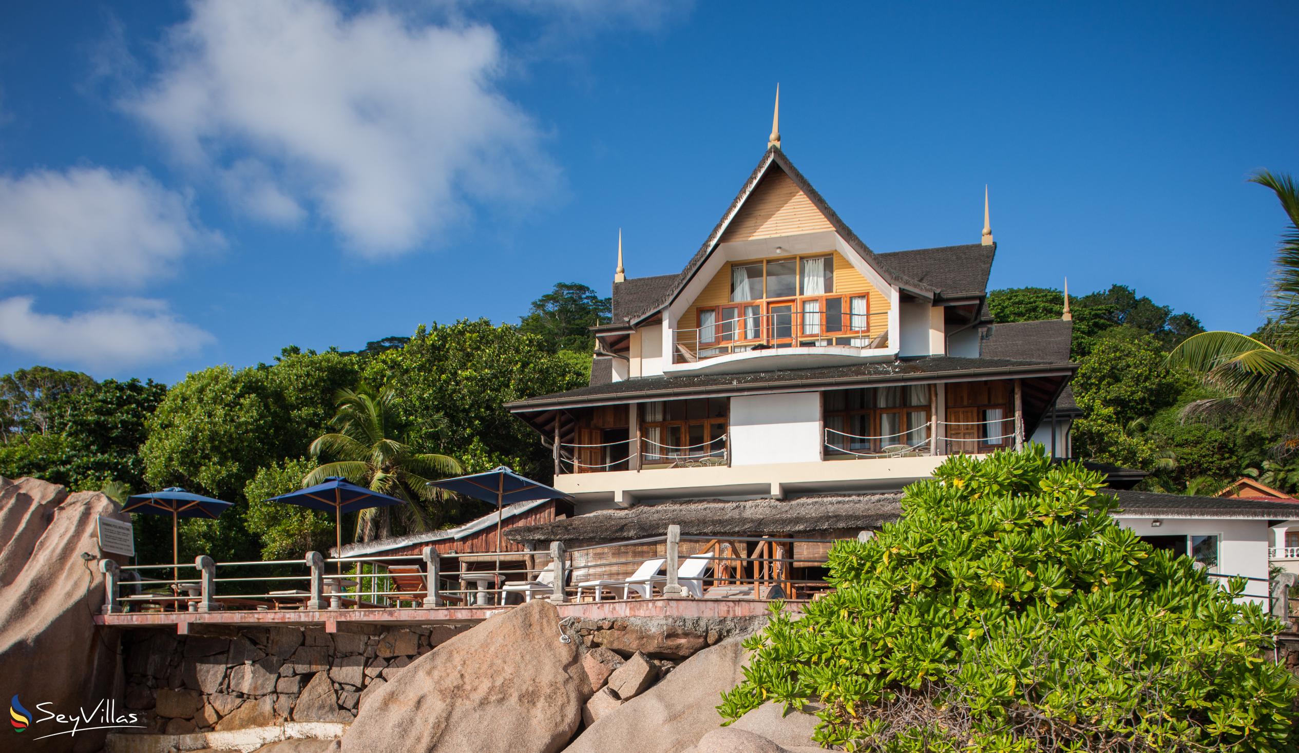 Foto 1: Patatran Village Hotel - Aussenbereich - La Digue (Seychellen)