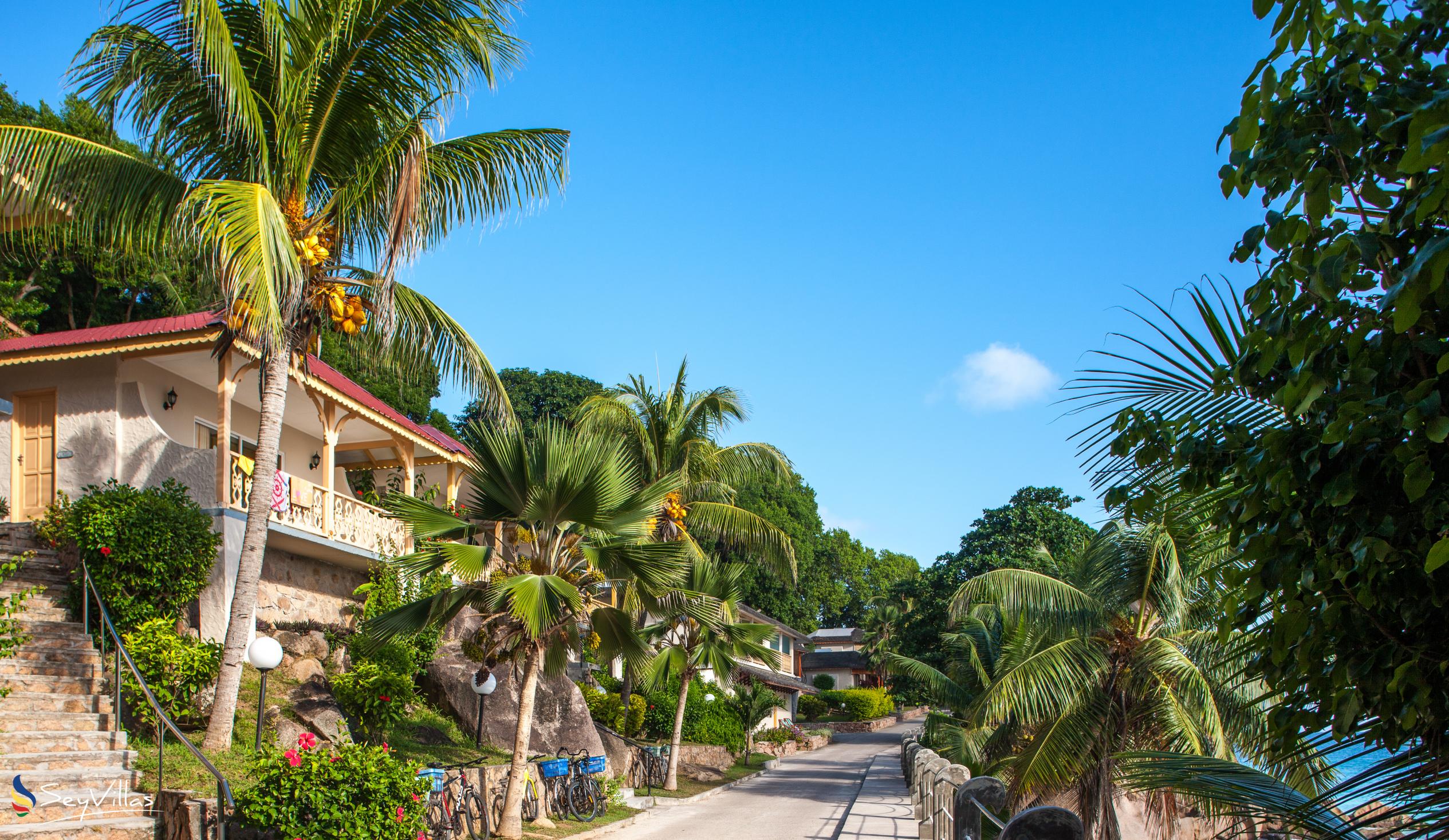 Foto 55: Patatran Village Hotel - Aussenbereich - La Digue (Seychellen)