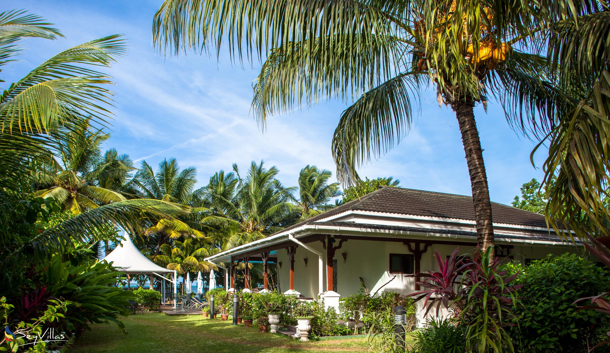 Foto 5: Le Relax Beach Resort - Aussenbereich - Praslin (Seychellen)