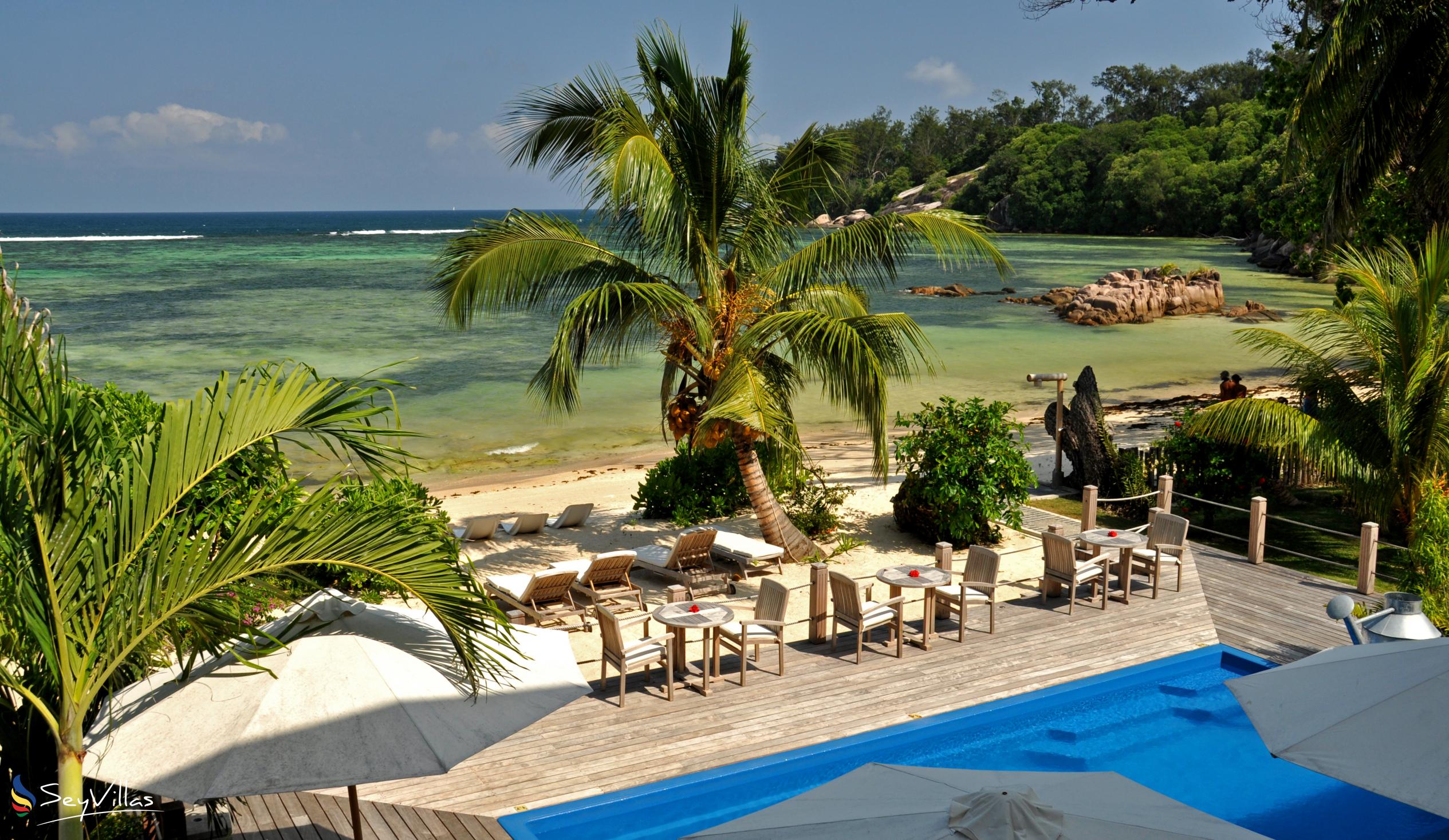 Photo 5: Crown Beach Hotel - Outdoor area - Mahé (Seychelles)
