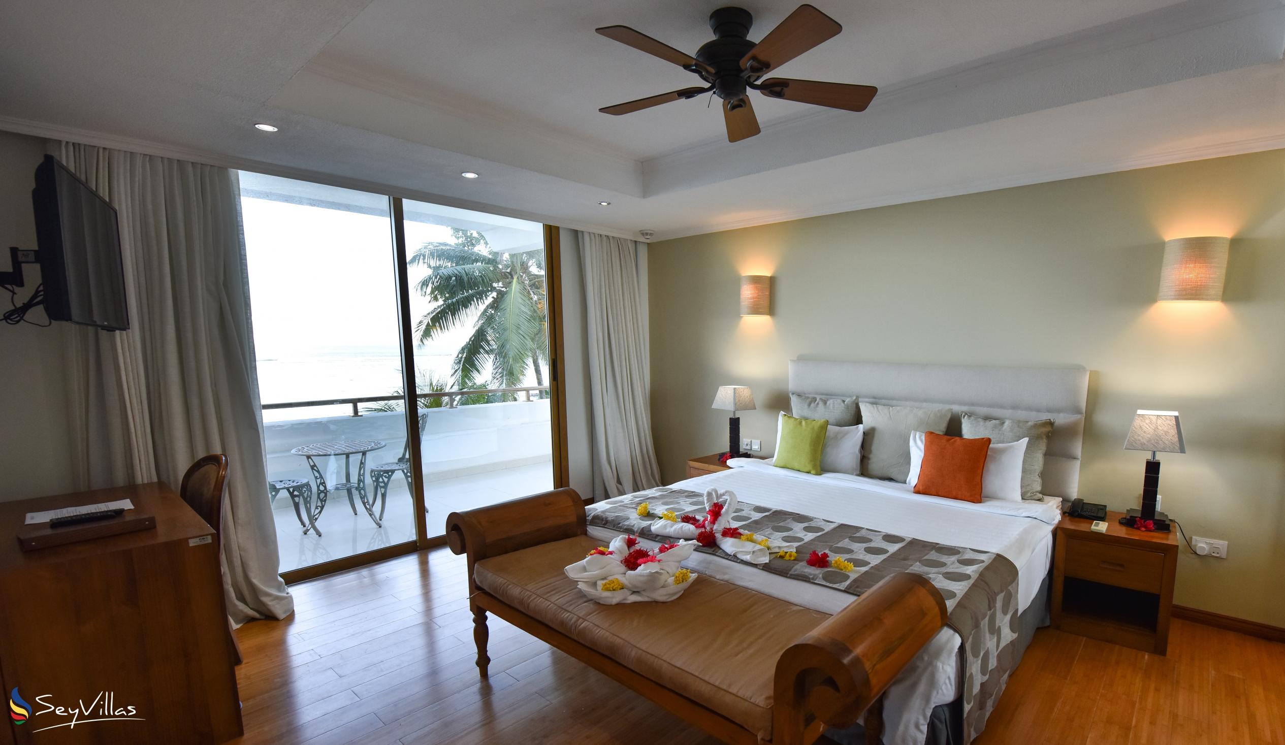 Foto 31: Crown Beach Hotel - Deluxe Zimmer Meerblick - Mahé (Seychellen)