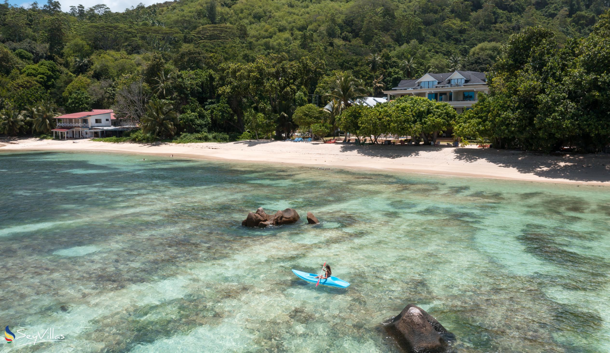 Foto 76: Crown Beach Hotel - Aussenbereich - Mahé (Seychellen)
