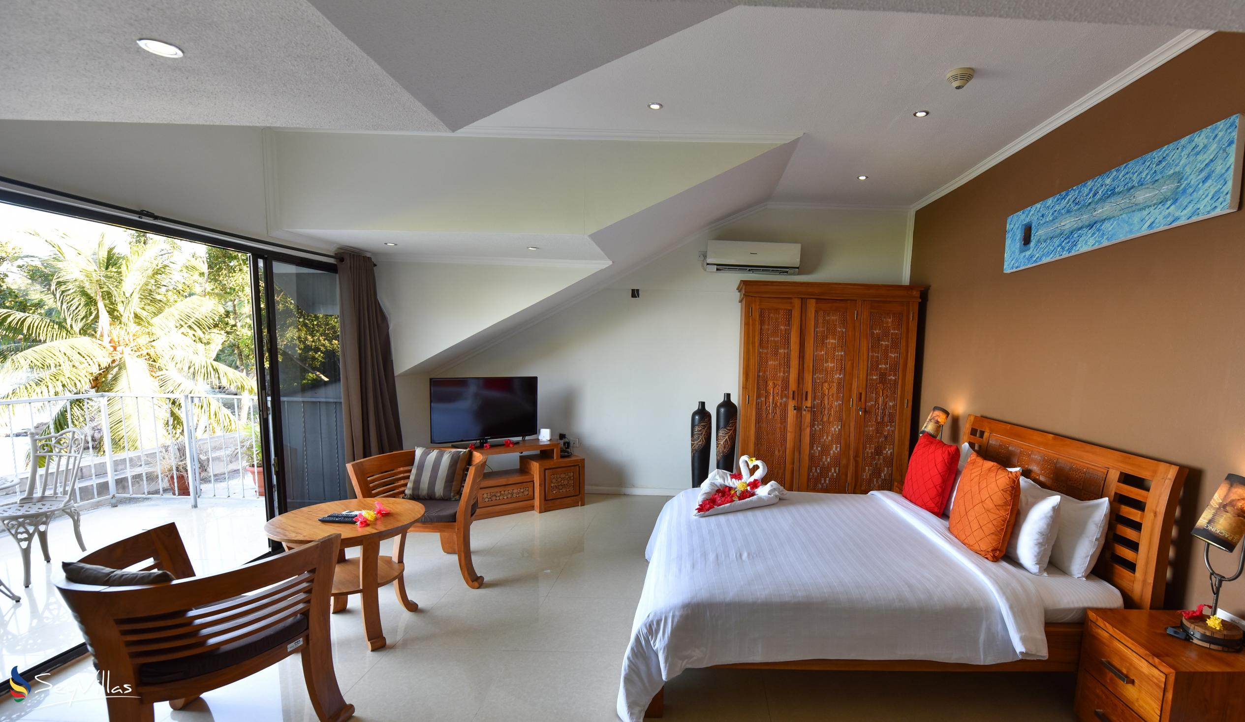 Foto 26: Crown Beach Hotel - Deluxe Zimmer Meerblick - Mahé (Seychellen)