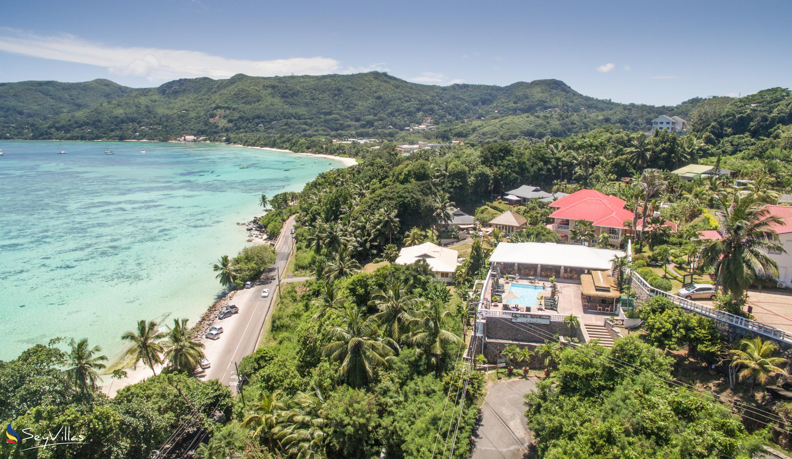 Foto 5: Le Relax Hotel & Restaurant - Aussenbereich - Mahé (Seychellen)