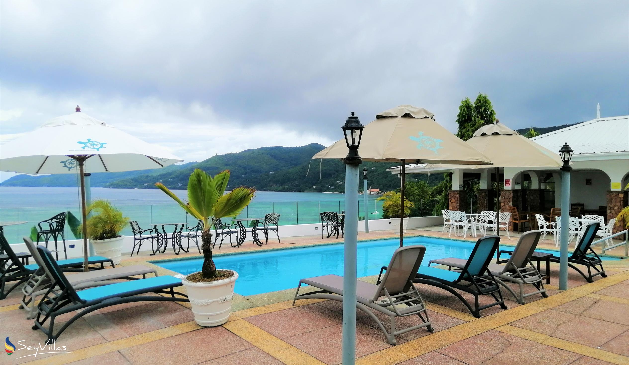 Foto 22: Le Relax Hotel & Restaurant - Aussenbereich - Mahé (Seychellen)