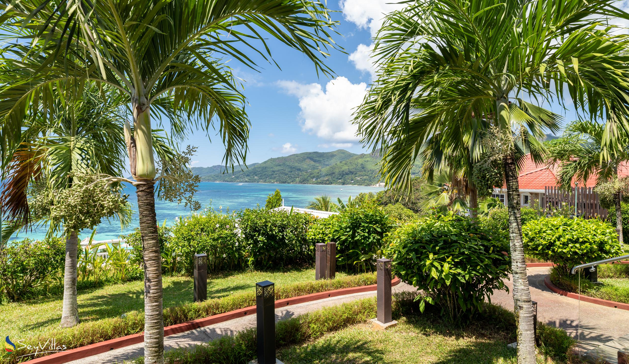 Foto 24: Le Relax Hotel & Restaurant - Aussenbereich - Mahé (Seychellen)