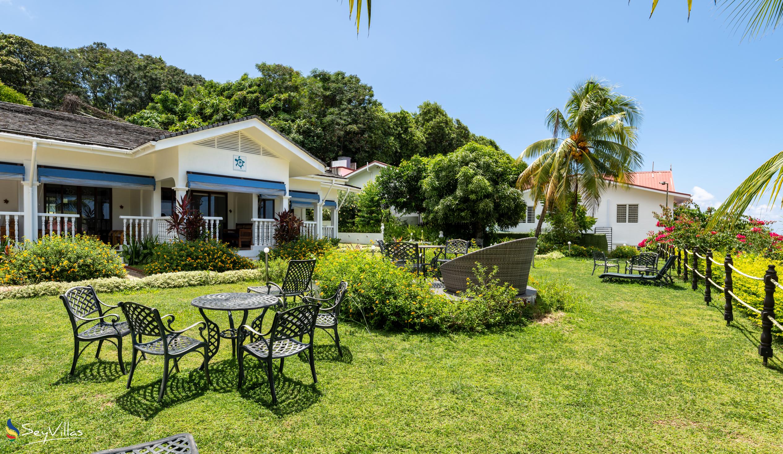 Foto 25: Le Relax Hotel & Restaurant - Aussenbereich - Mahé (Seychellen)
