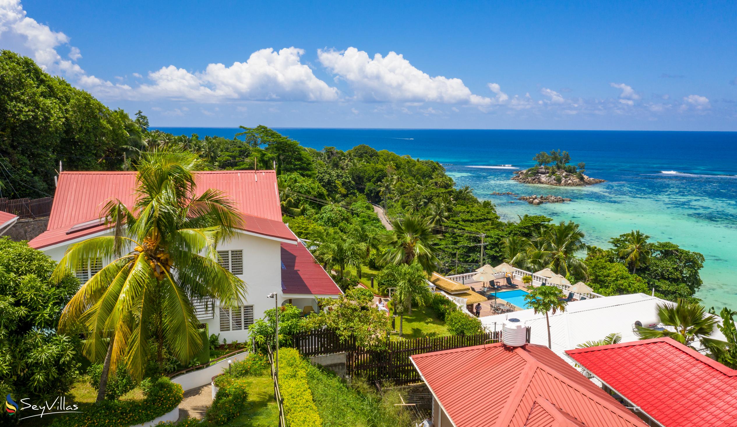 Foto 1: Le Relax Hotel & Restaurant - Aussenbereich - Mahé (Seychellen)