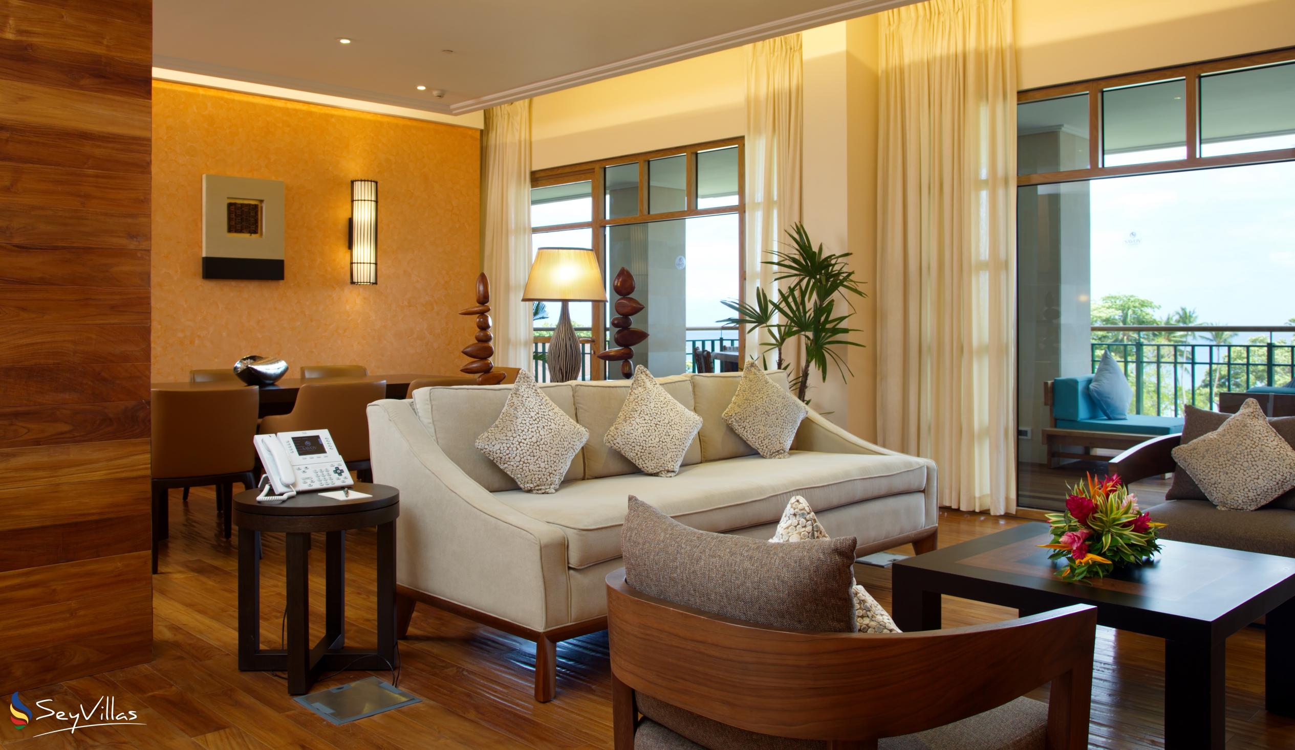 Foto 97: Savoy Resort & Spa - Penthouse mit Panoramablick und Außen-Jacuzzi - Mahé (Seychellen)