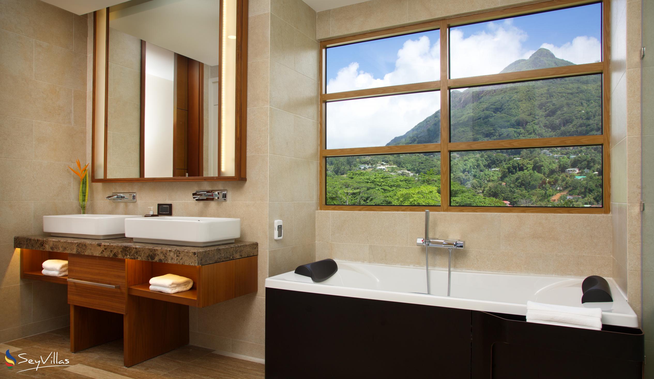 Foto 96: Savoy Resort & Spa - Penthouse Vue Panoramique et Jacuzzi extérieur - Mahé (Seychelles)