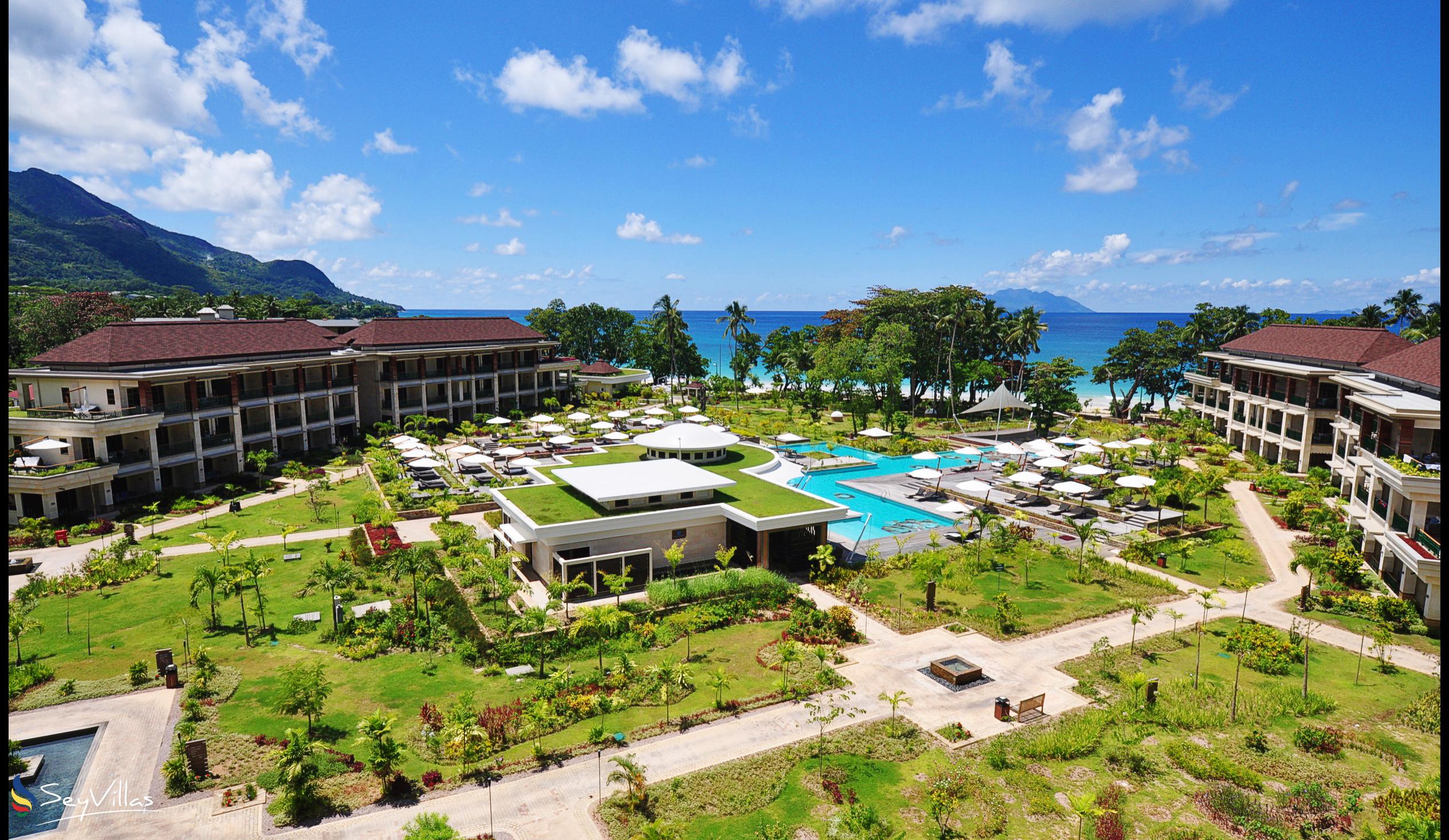 Foto 2: Savoy Resort & Spa - Aussenbereich - Mahé (Seychellen)