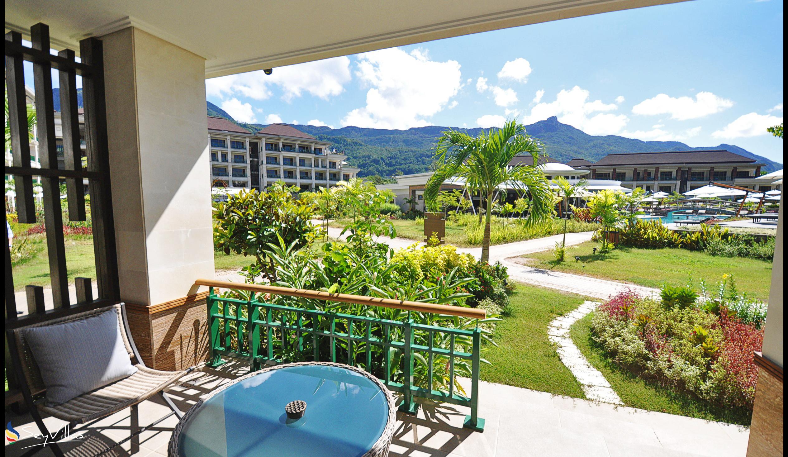 Foto 131: Savoy Resort & Spa - Deluxe Grand Vista Piscina - Mahé (Seychelles)