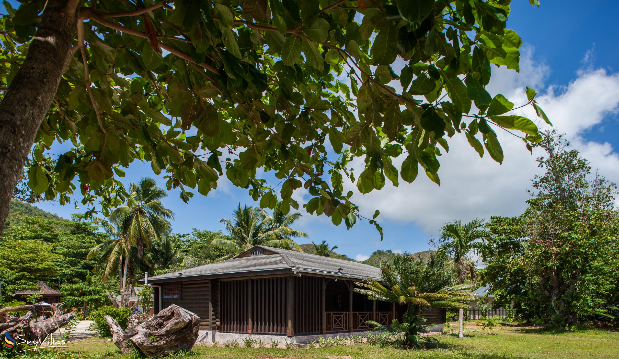 Foto 15: Heliconia Grove - Aussenbereich - Praslin (Seychellen)