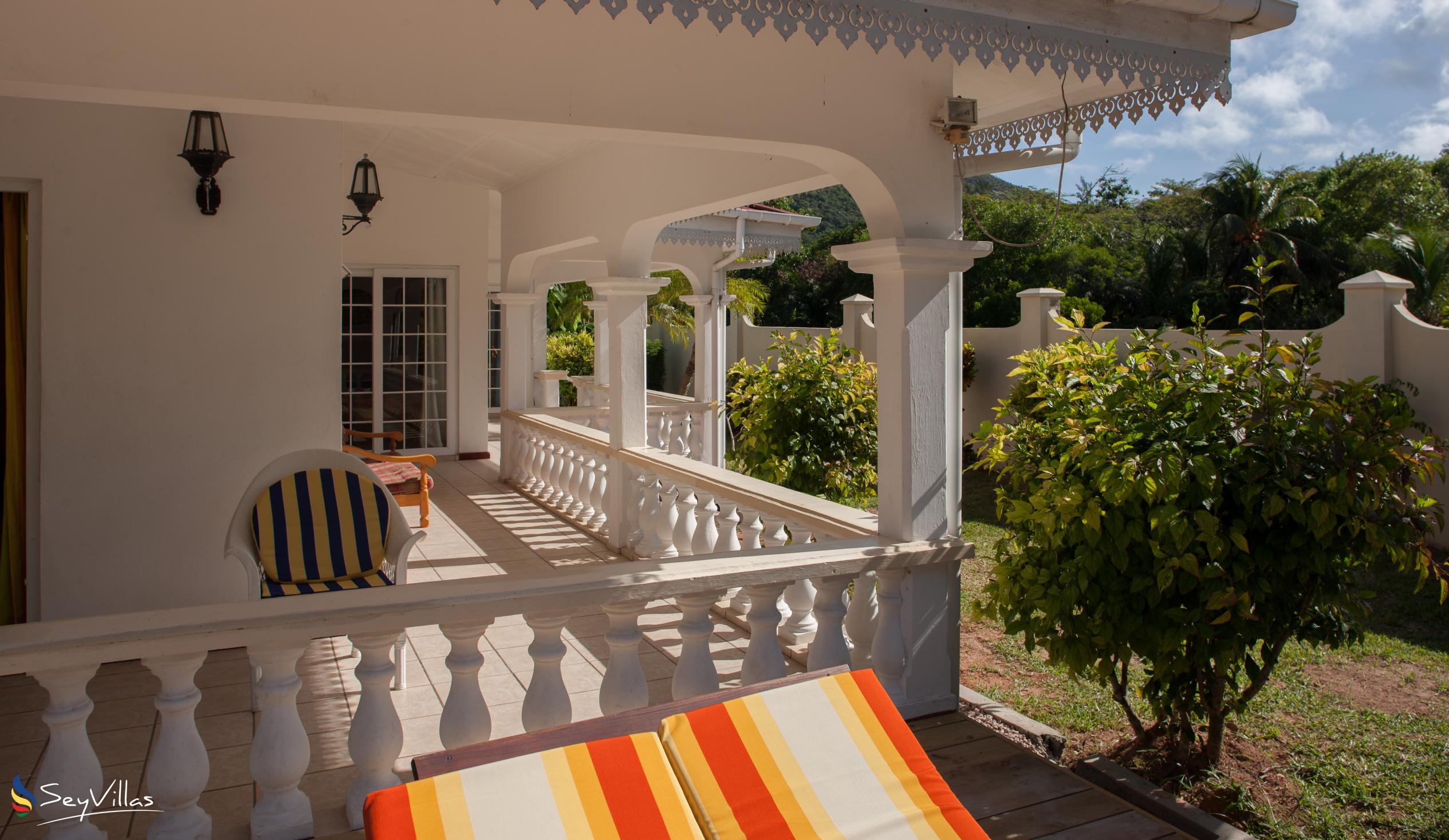 Photo 8: Villa Confort - Outdoor area - Praslin (Seychelles)