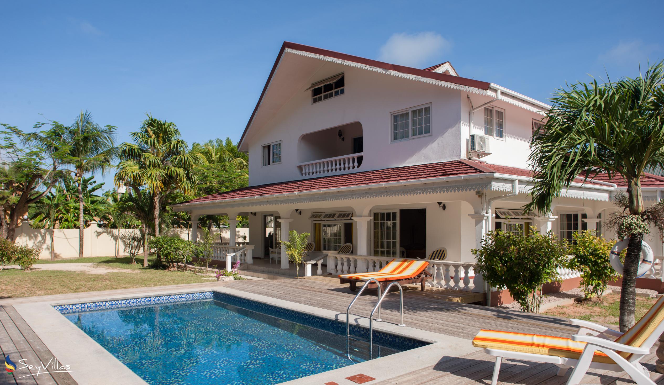 Photo 1: Villa Confort - Outdoor area - Praslin (Seychelles)