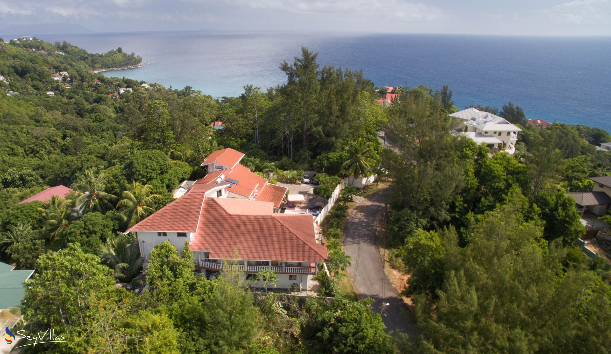 Photo 3: Carana Hilltop Villa - Outdoor area - Mahé (Seychelles)