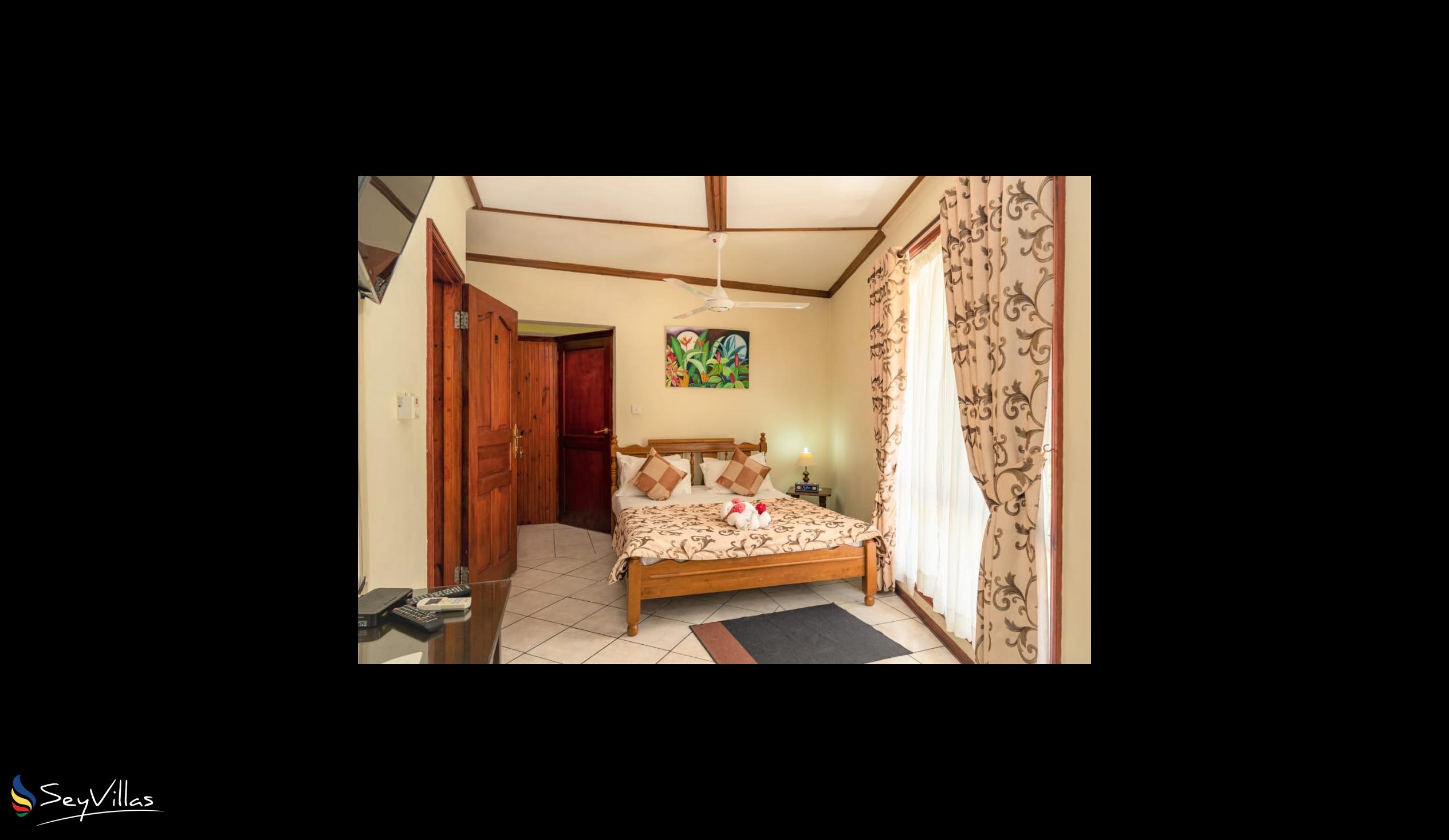 Foto 45: Carana Hilltop Villa - Standardzimmer - Mahé (Seychellen)