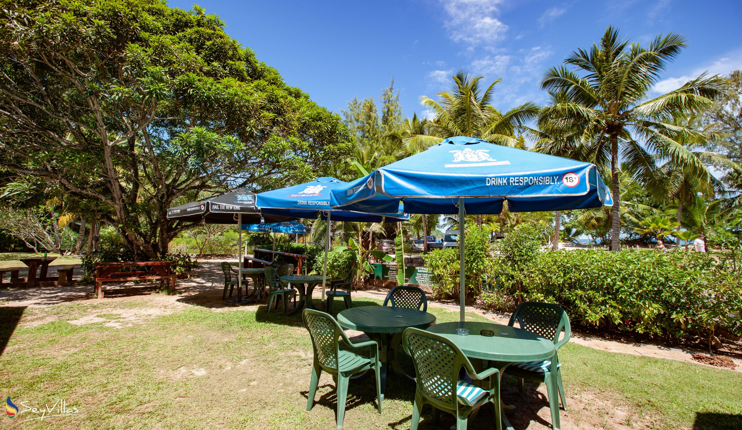 Foto 21: Le Chevalier Bay Guesthouse - Aussenbereich - Praslin (Seychellen)