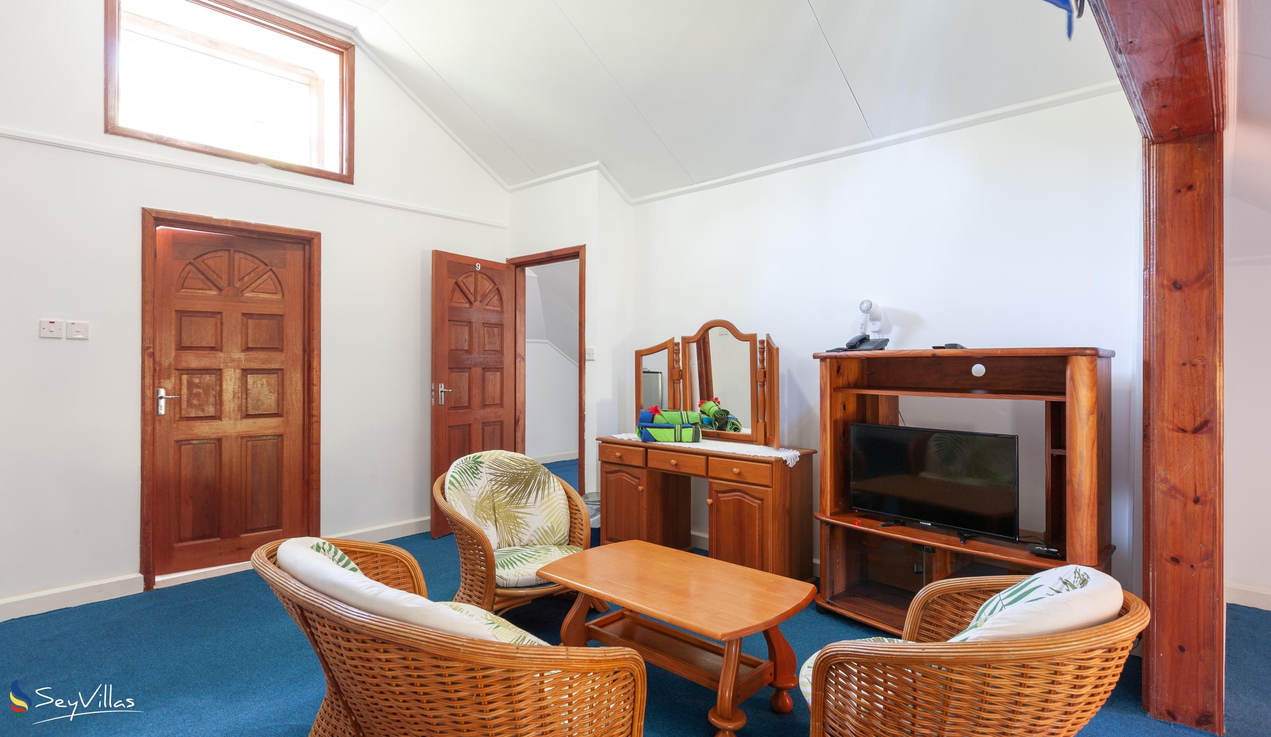 Photo 46: Le Chevalier Bay Guesthouse - Family Room - Praslin (Seychelles)