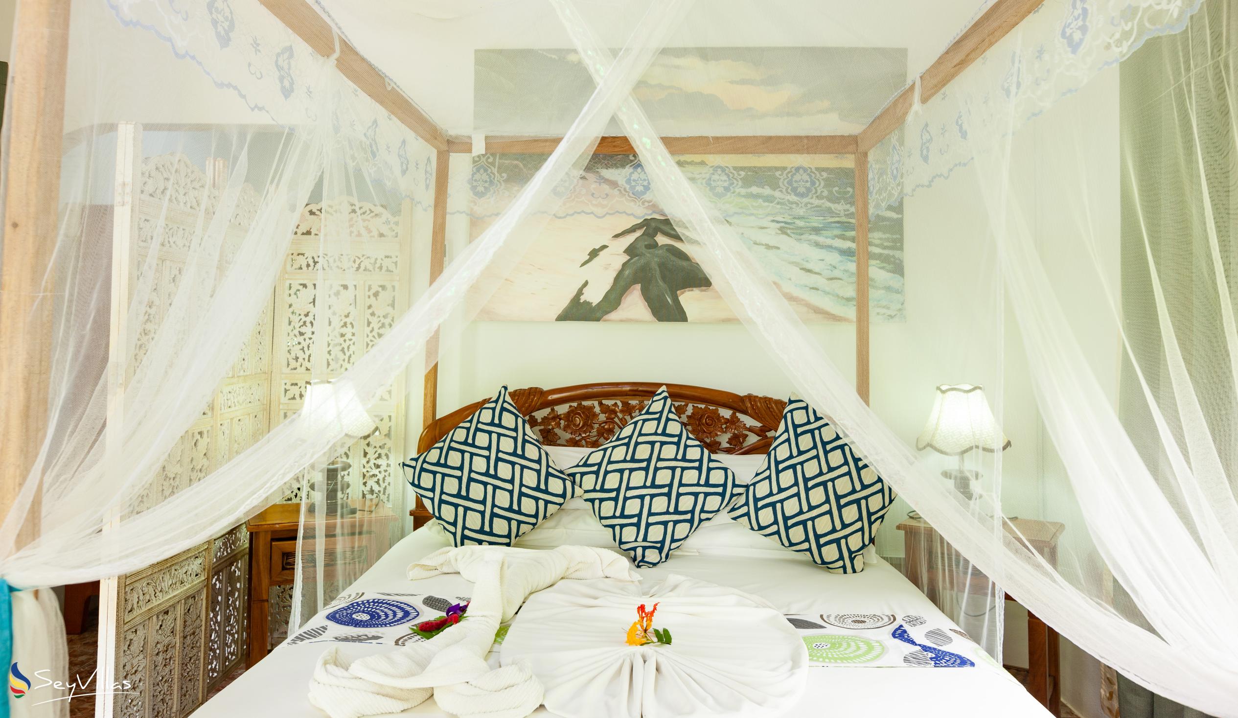 Photo 32: Buisson Guest House - Eliconia Room - La Digue (Seychelles)