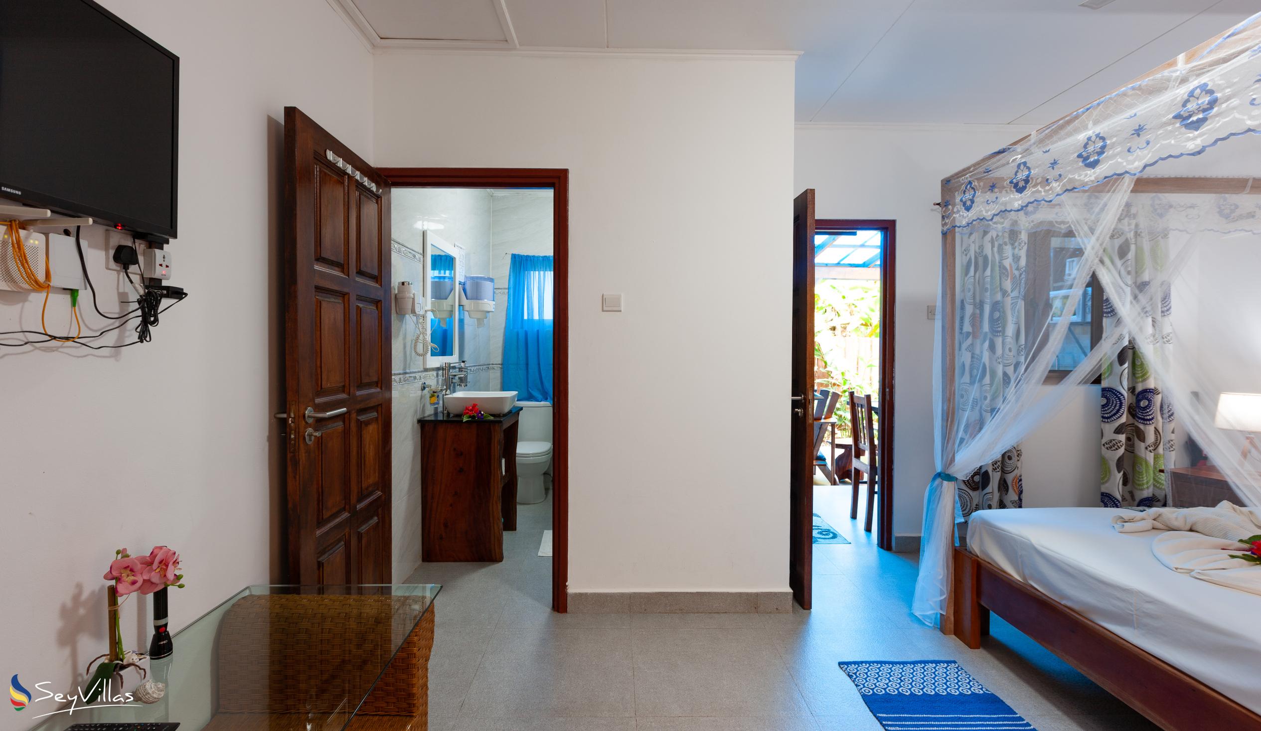 Foto 55: Buisson Guest House - Hibiskus Zimmer - La Digue (Seychellen)