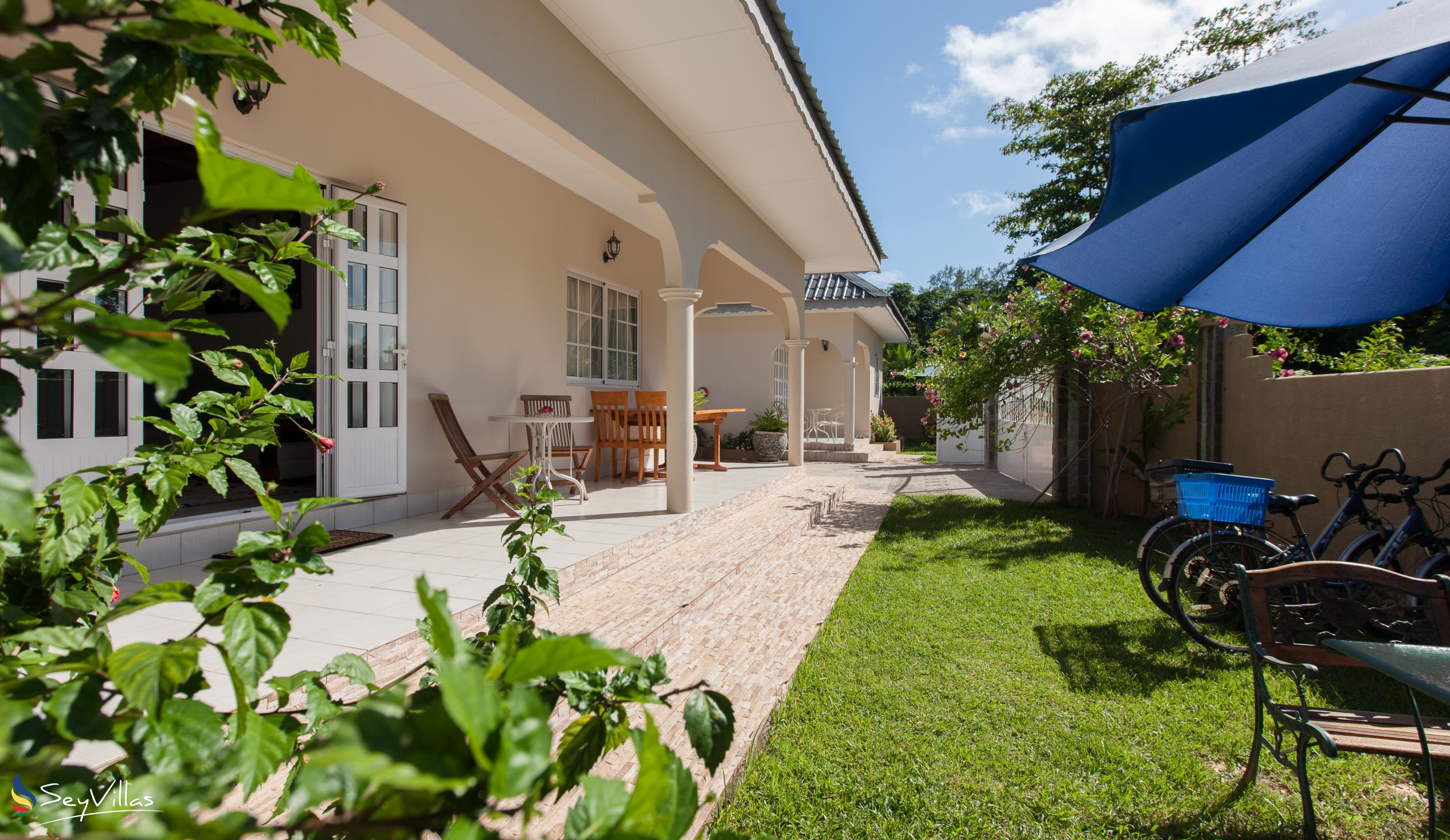 Photo 10: Villa Source D'Argent - Outdoor area - La Digue (Seychelles)