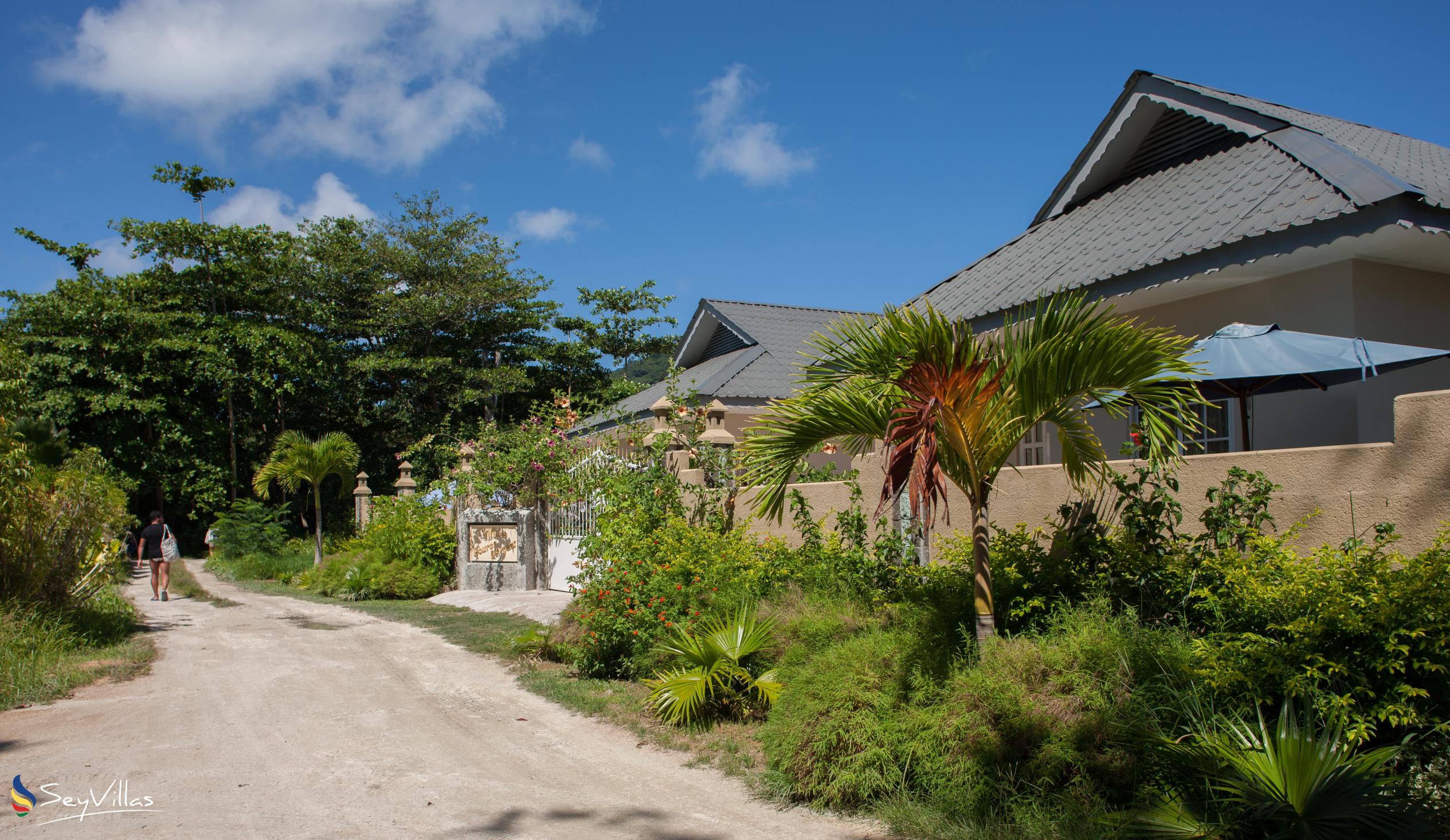 Photo 3: Villa Source D'Argent - Outdoor area - La Digue (Seychelles)