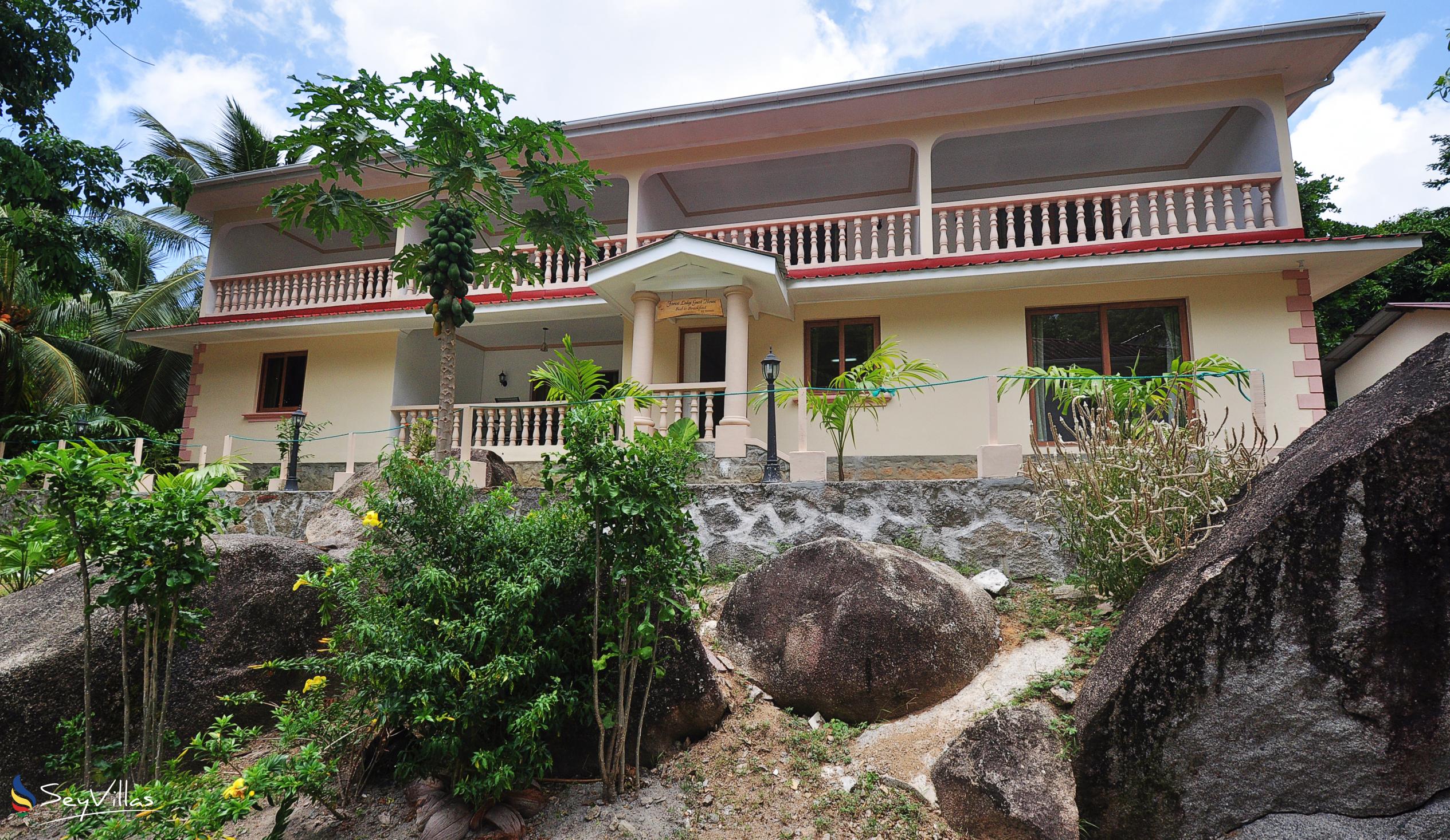 Foto 7: Forest Lodge Guest House - Aussenbereich - Mahé (Seychellen)