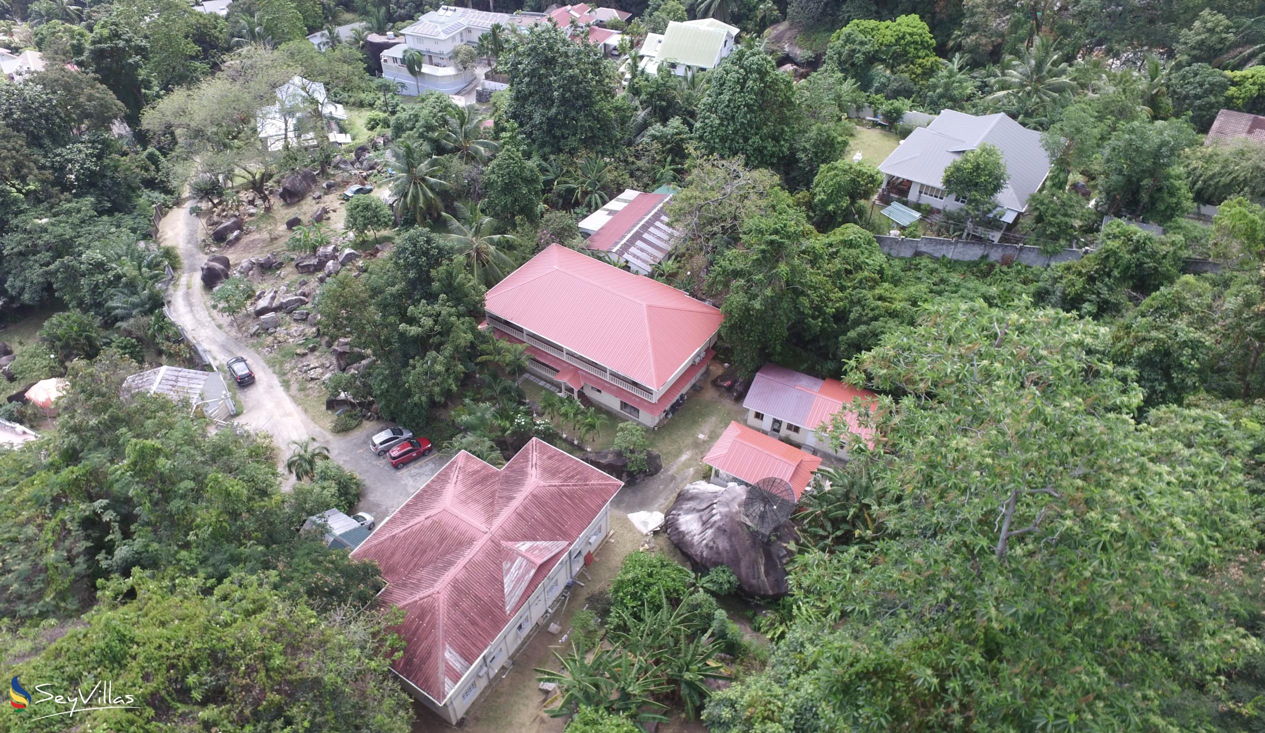 Foto 4: Forest Lodge Guest House - Aussenbereich - Mahé (Seychellen)